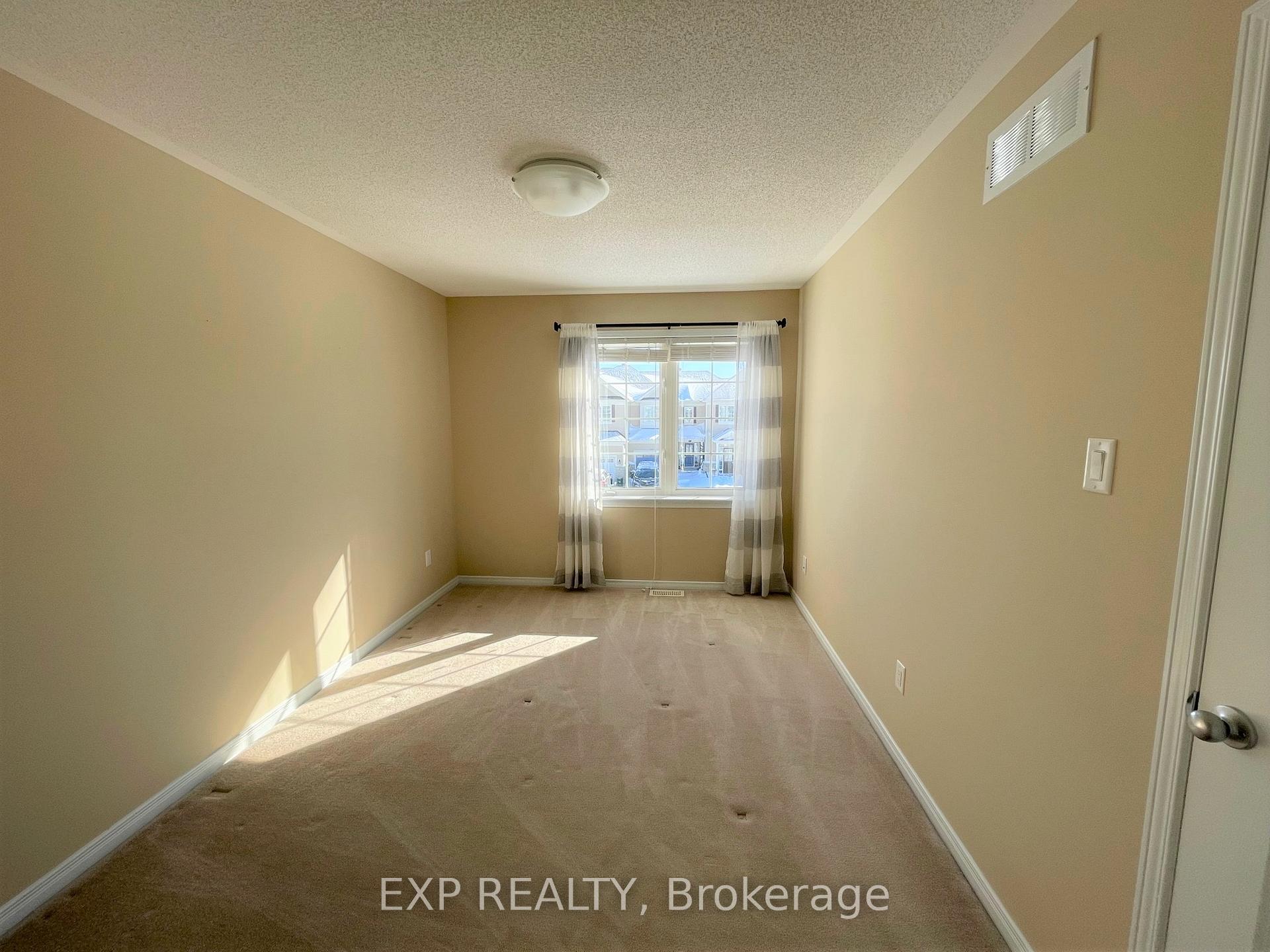 Photo 29 of 752 Oakglade Avenue, Ottawa, Kanata - Emerald Meadows/Trailwest — HOMEH