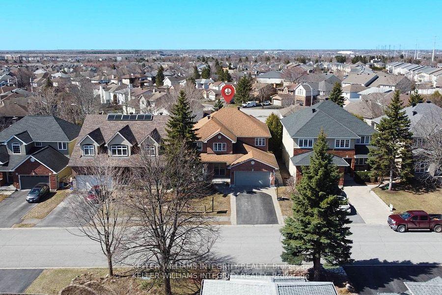 Photo 2 of 9 Shannondoe Crescent, Ottawa, Kanata - Bridlewood — HOMEH