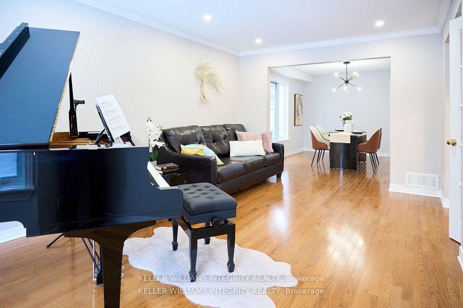 Photo 5 of 9 Shannondoe Crescent, Ottawa, Kanata - Bridlewood — HOMEH