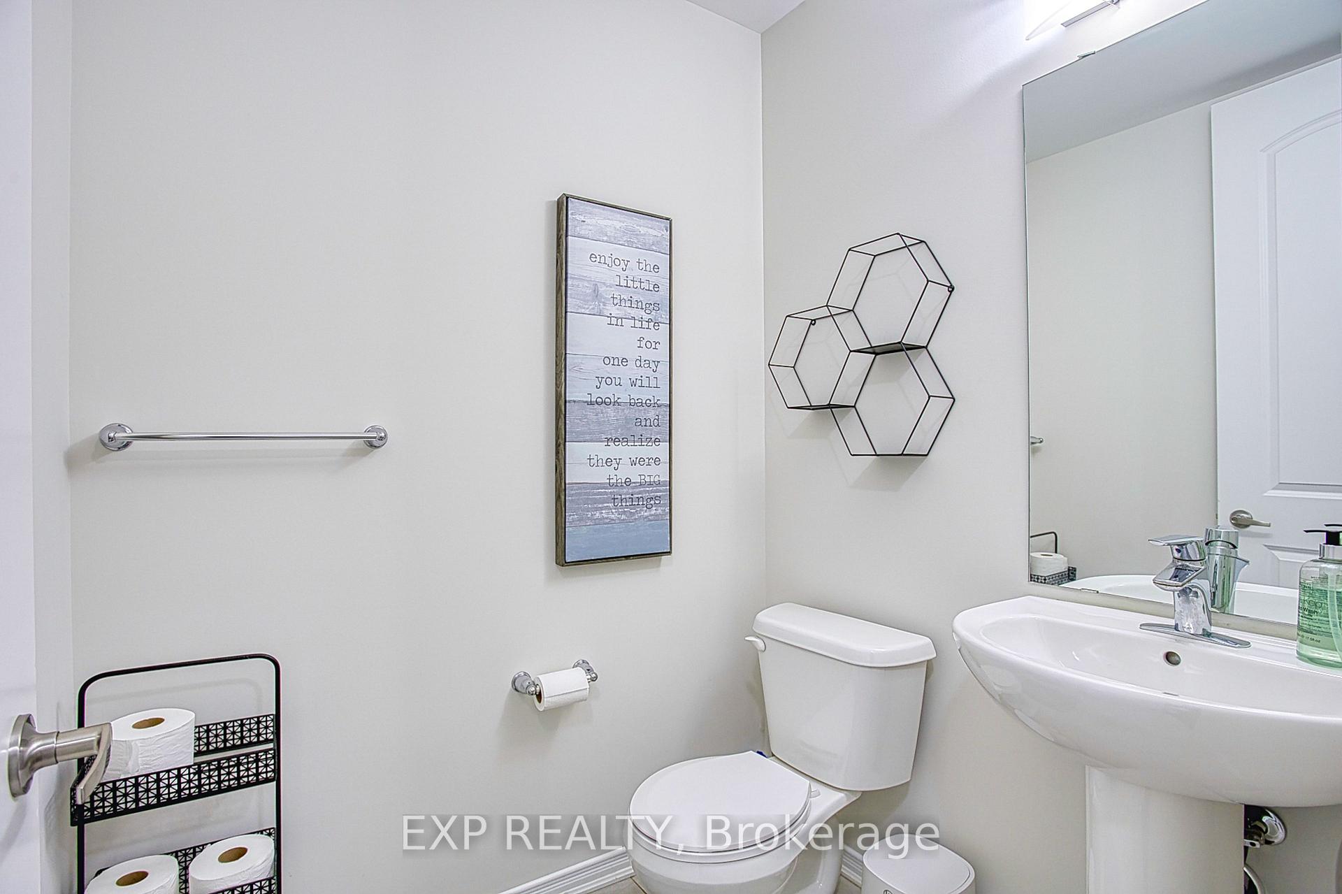 Photo 4 of 31 Bradley Avenue, Hamilton, Binbrook — HOMEH