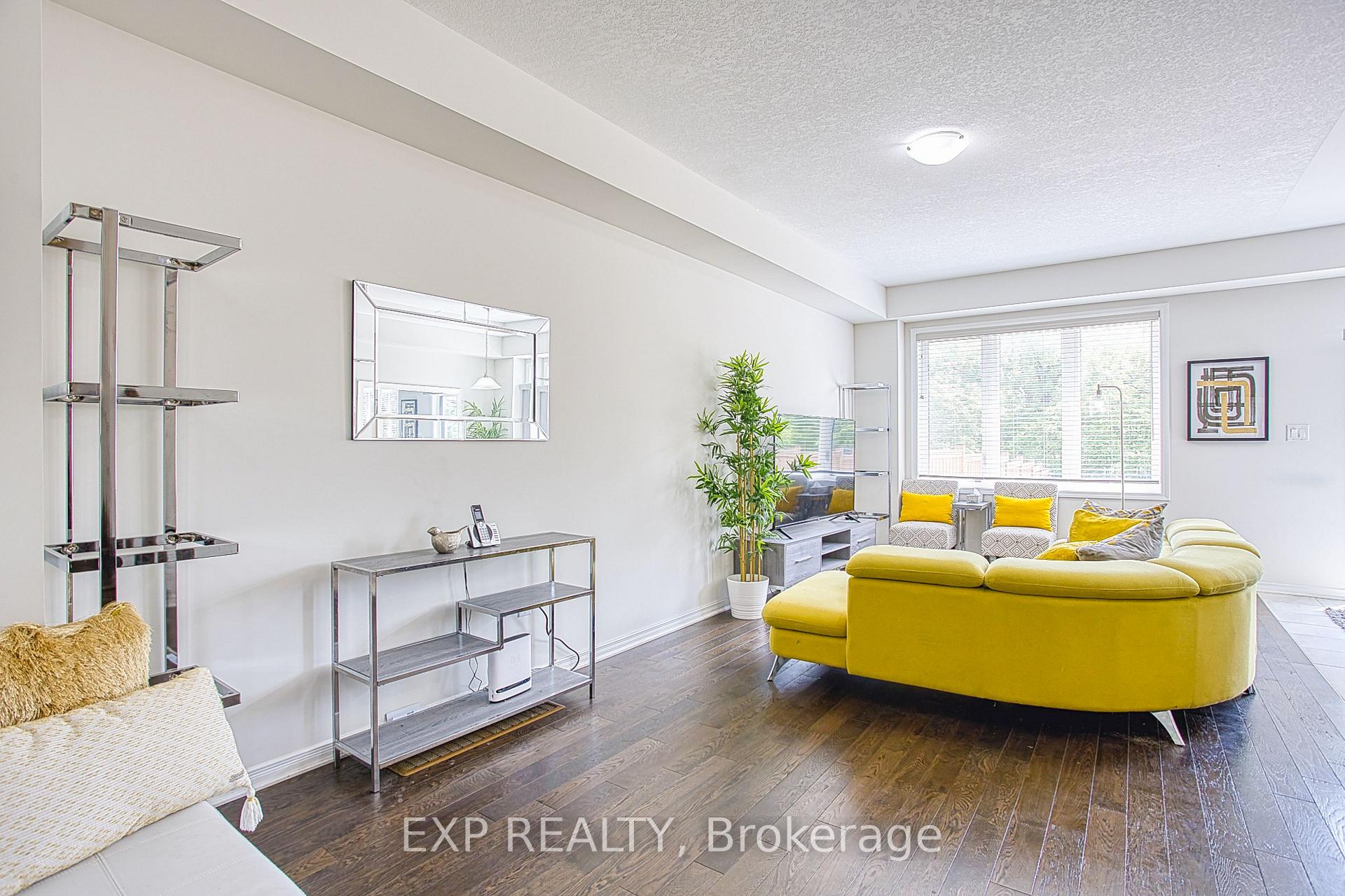 Photo 5 of 31 Bradley Avenue, Hamilton, Binbrook — HOMEH
