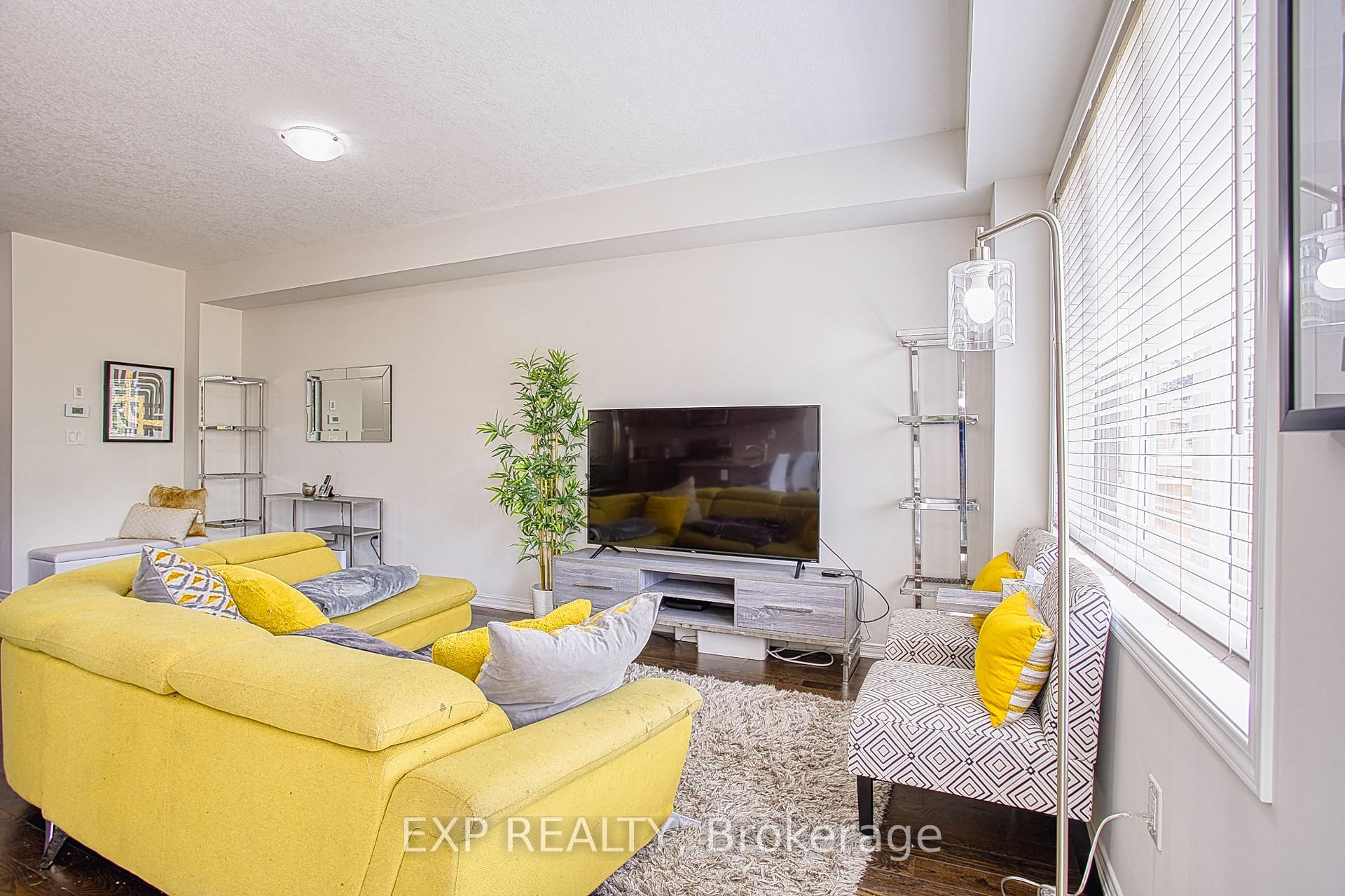Photo 12 of 31 Bradley Avenue, Hamilton, Binbrook — HOMEH