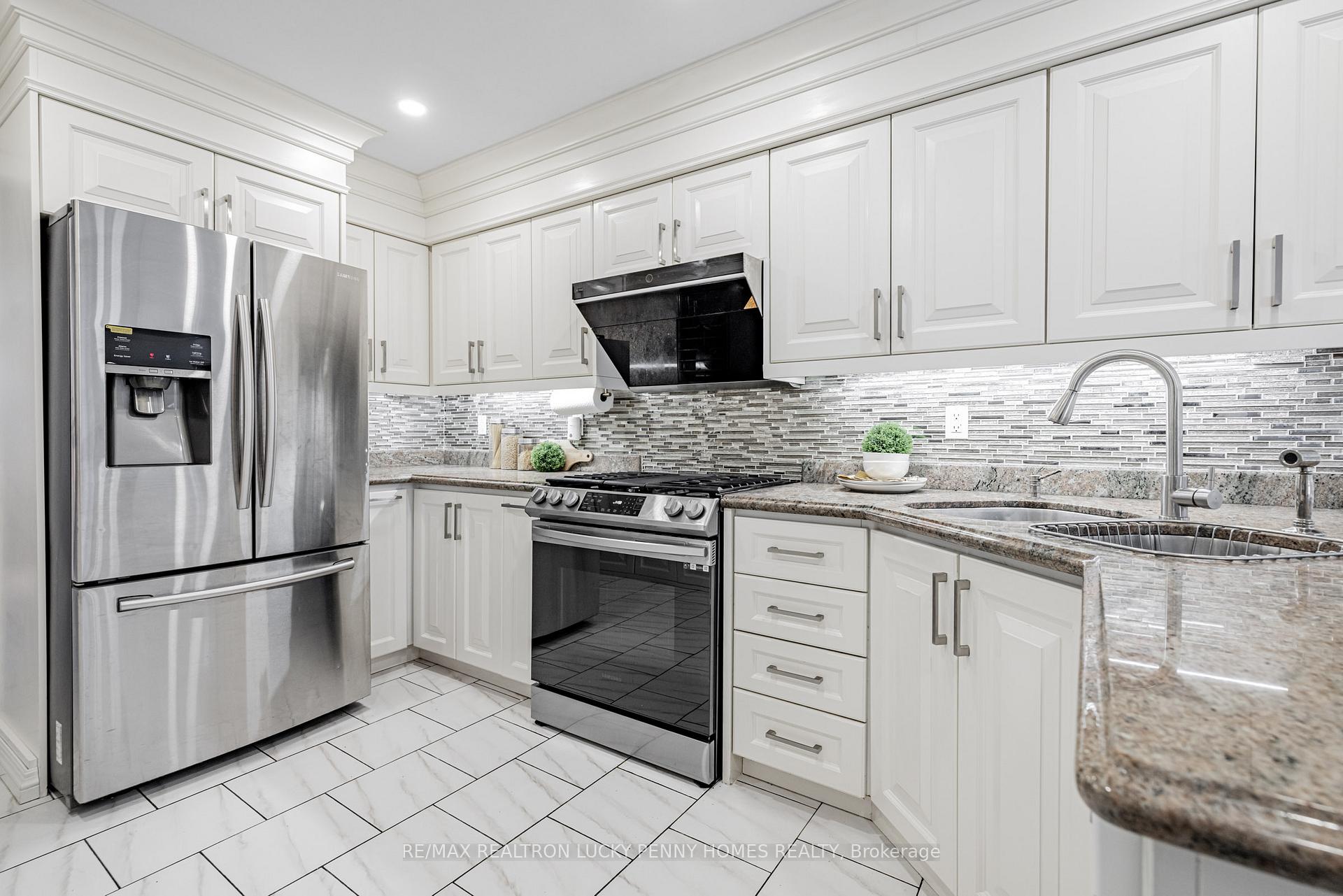 Photo 11 of 8 Hallam Road, Markham, Markham Village — HOMEH