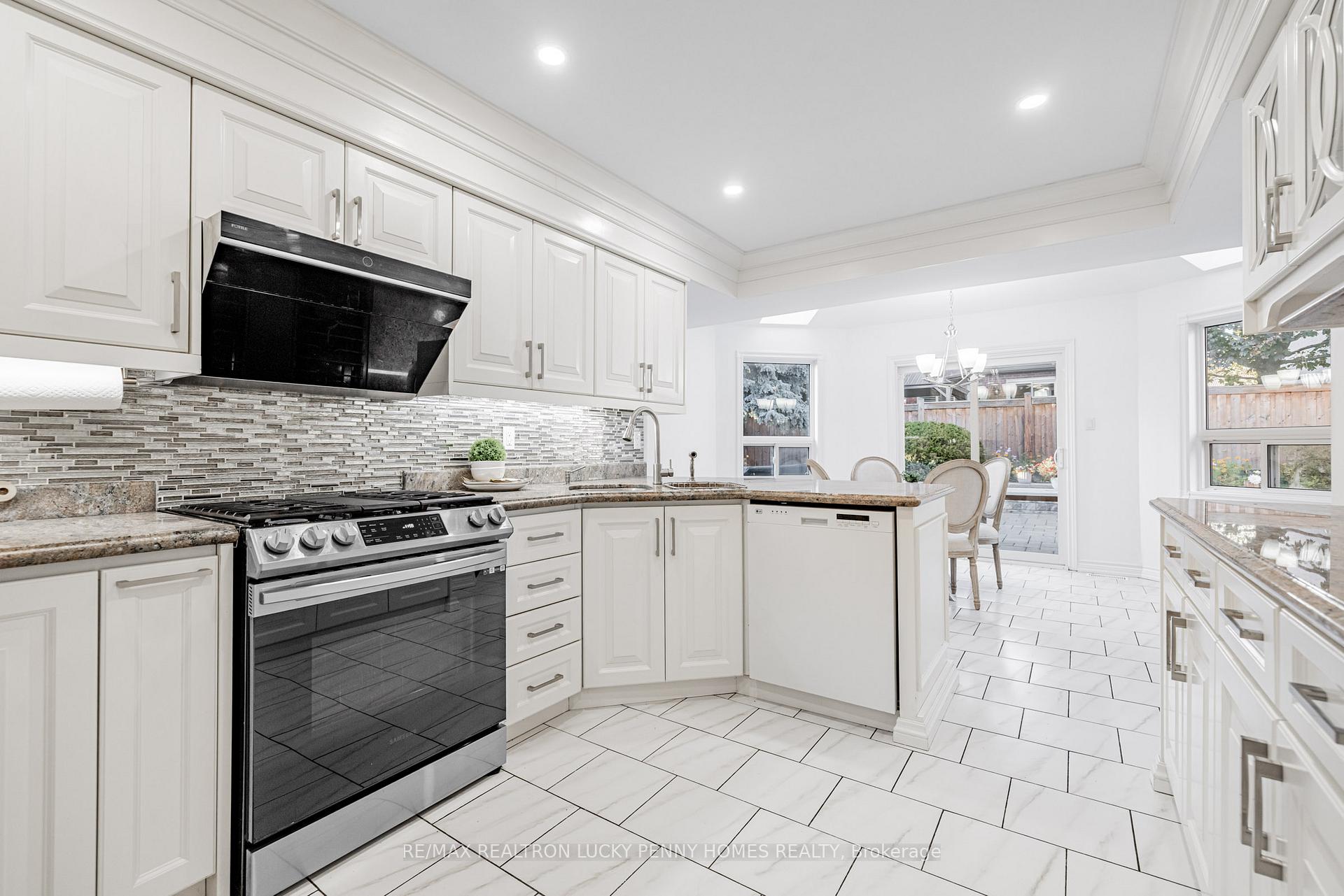 Photo 12 of 8 Hallam Road, Markham, Markham Village — HOMEH