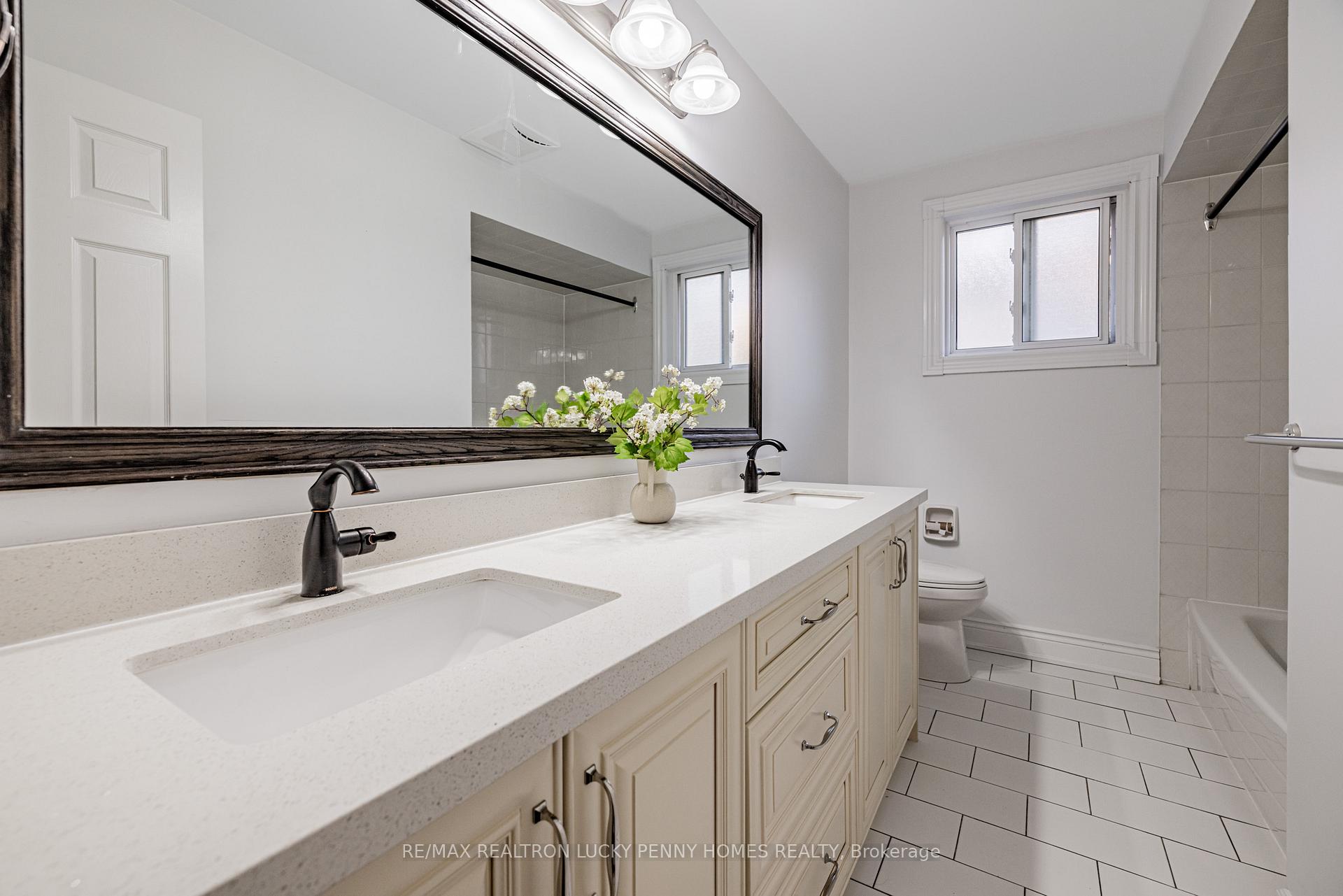Photo 22 of 8 Hallam Road, Markham, Markham Village — HOMEH