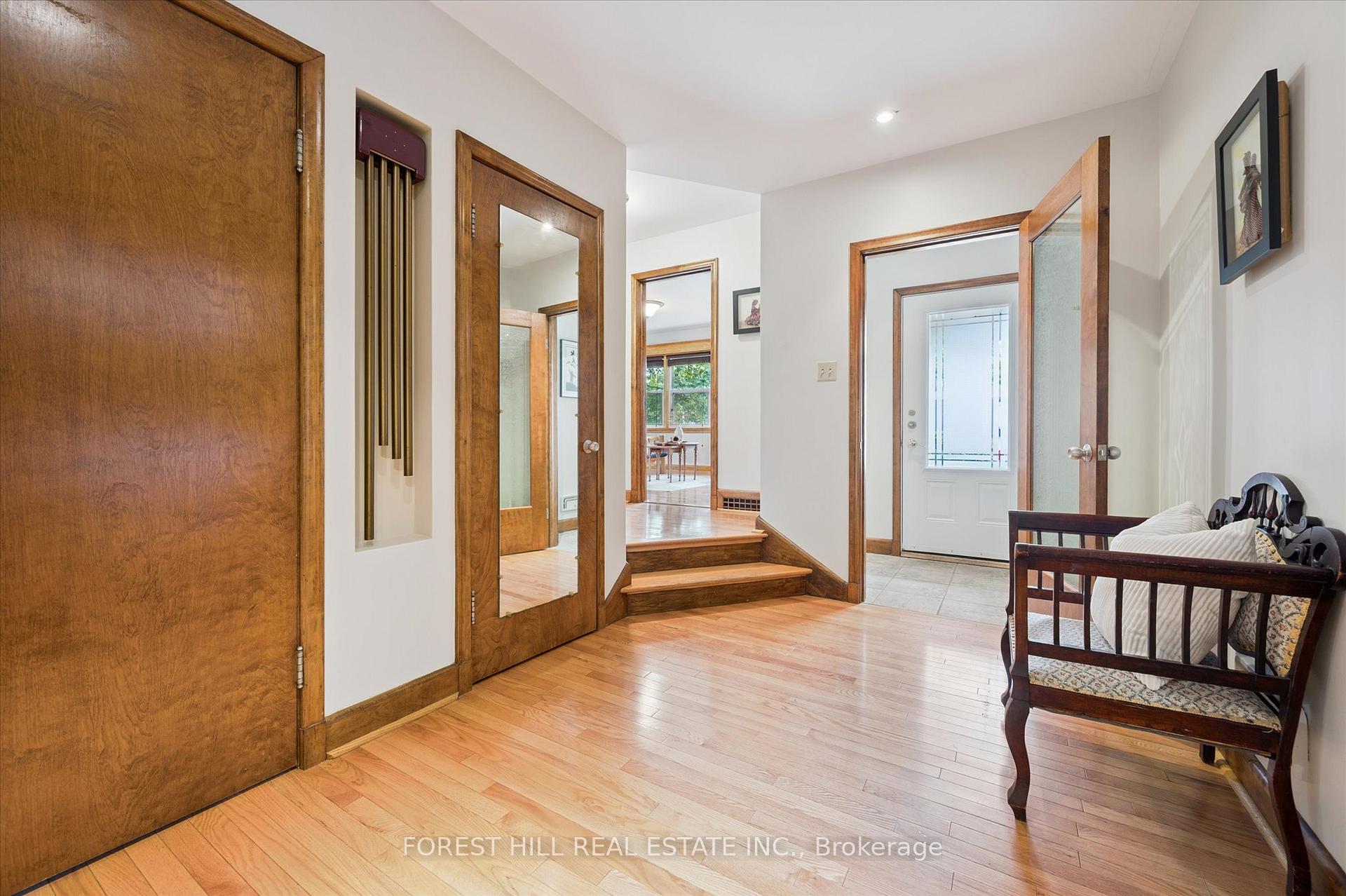 Photo 4 of 688 Rockway Drive, Kitchener — HOMEH