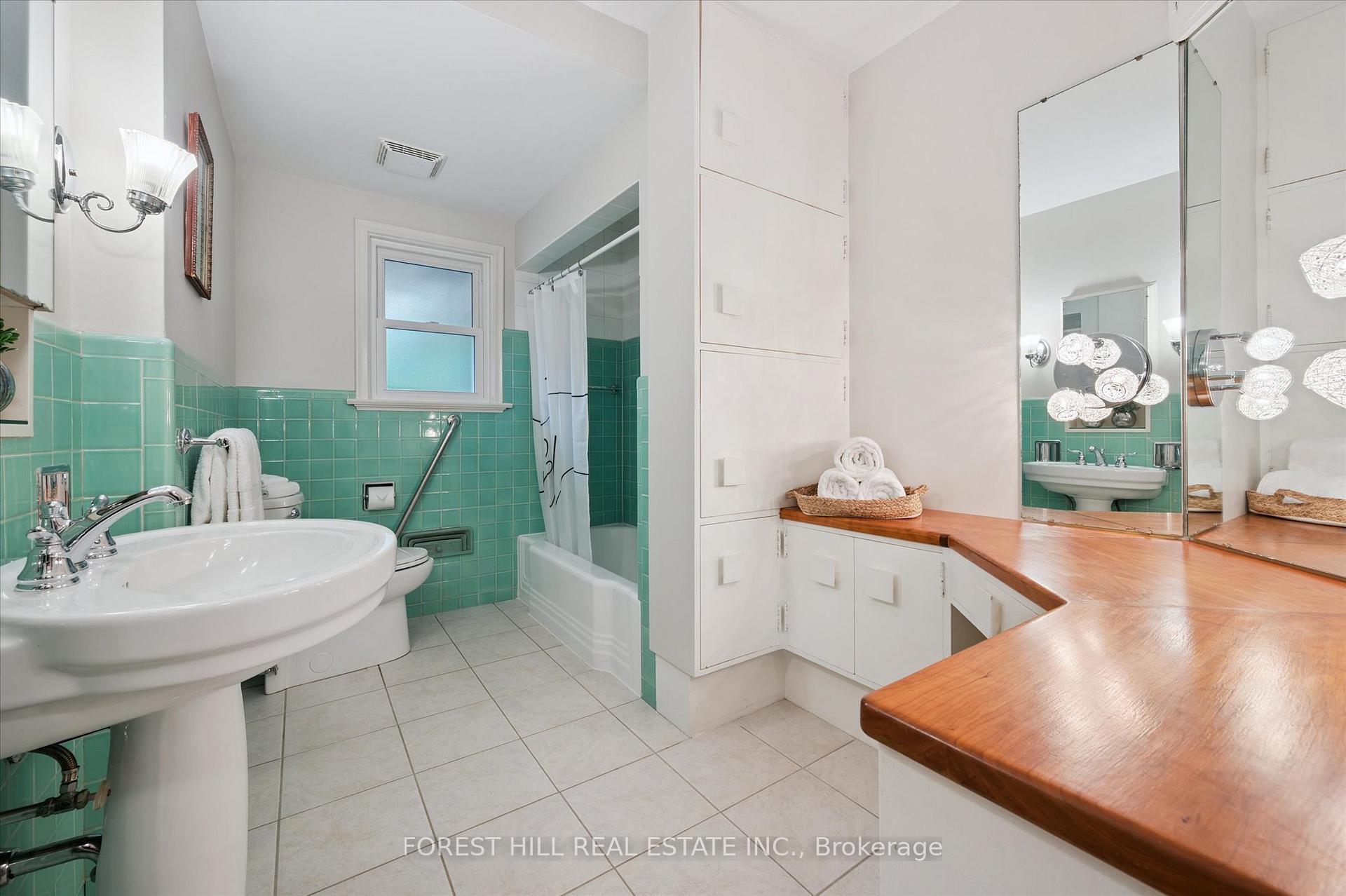Photo 17 of 688 Rockway Drive, Kitchener — HOMEH