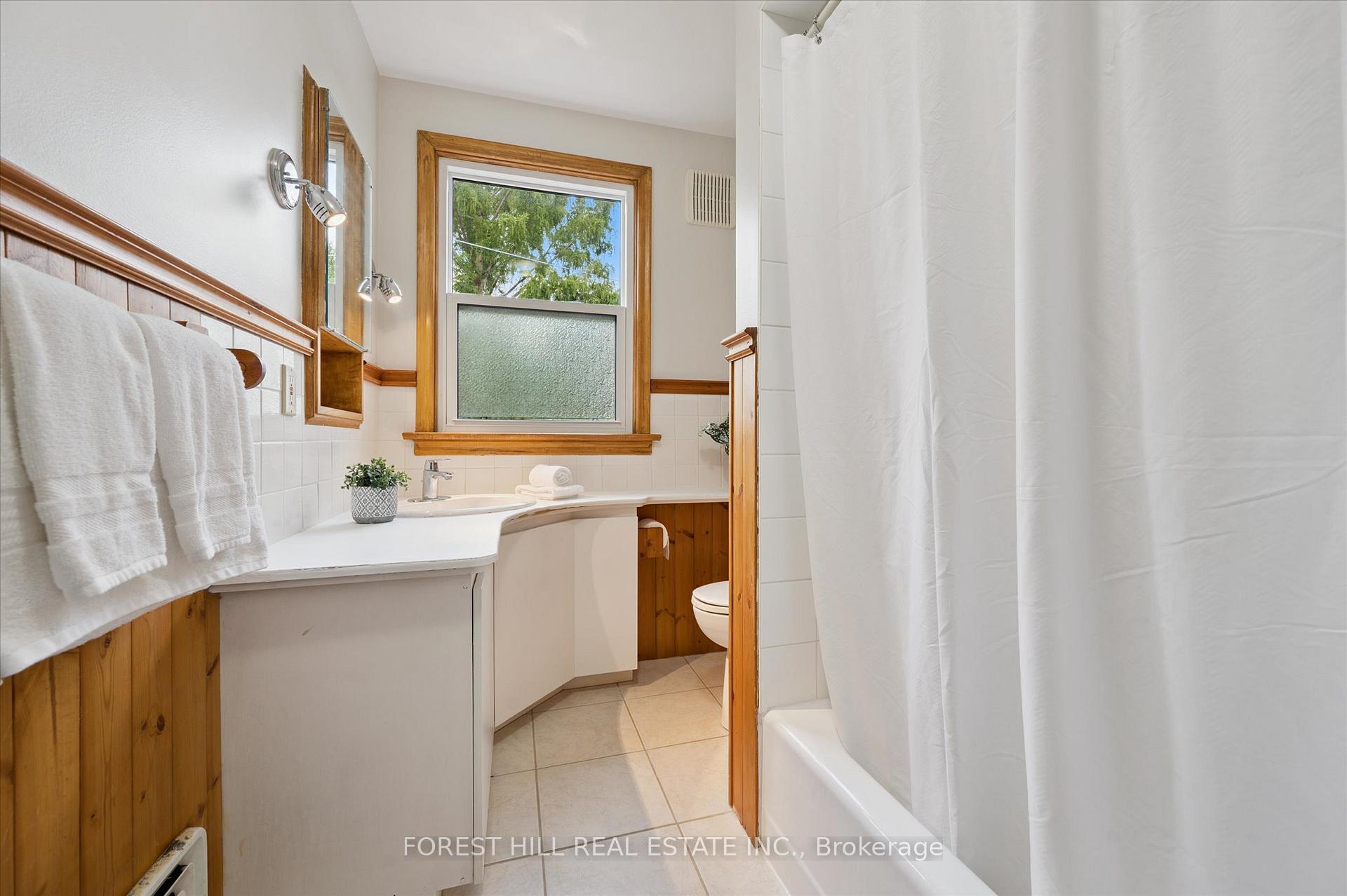 Photo 21 of 688 Rockway Drive, Kitchener — HOMEH