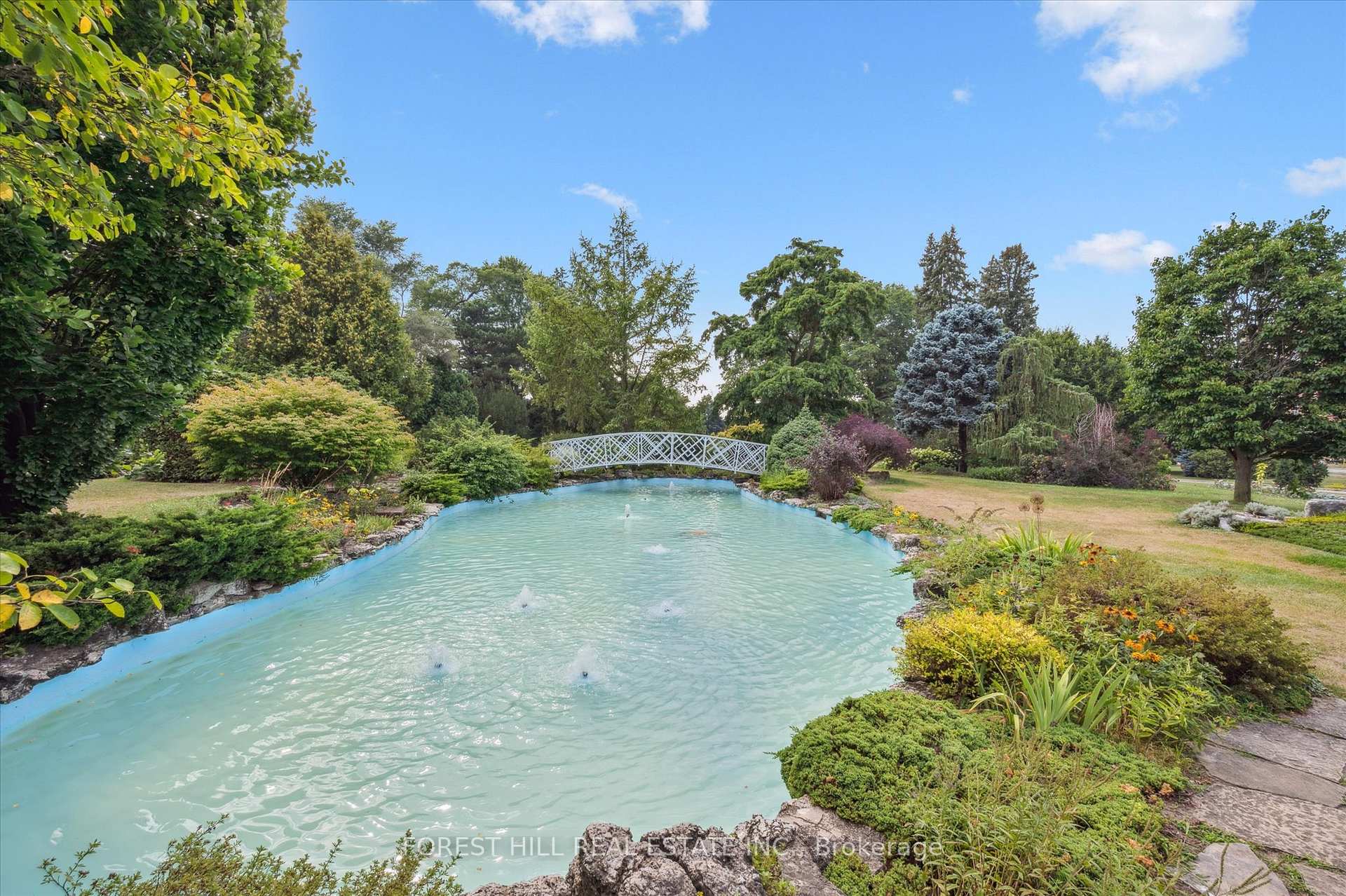 Photo 37 of 688 Rockway Drive, Kitchener — HOMEH