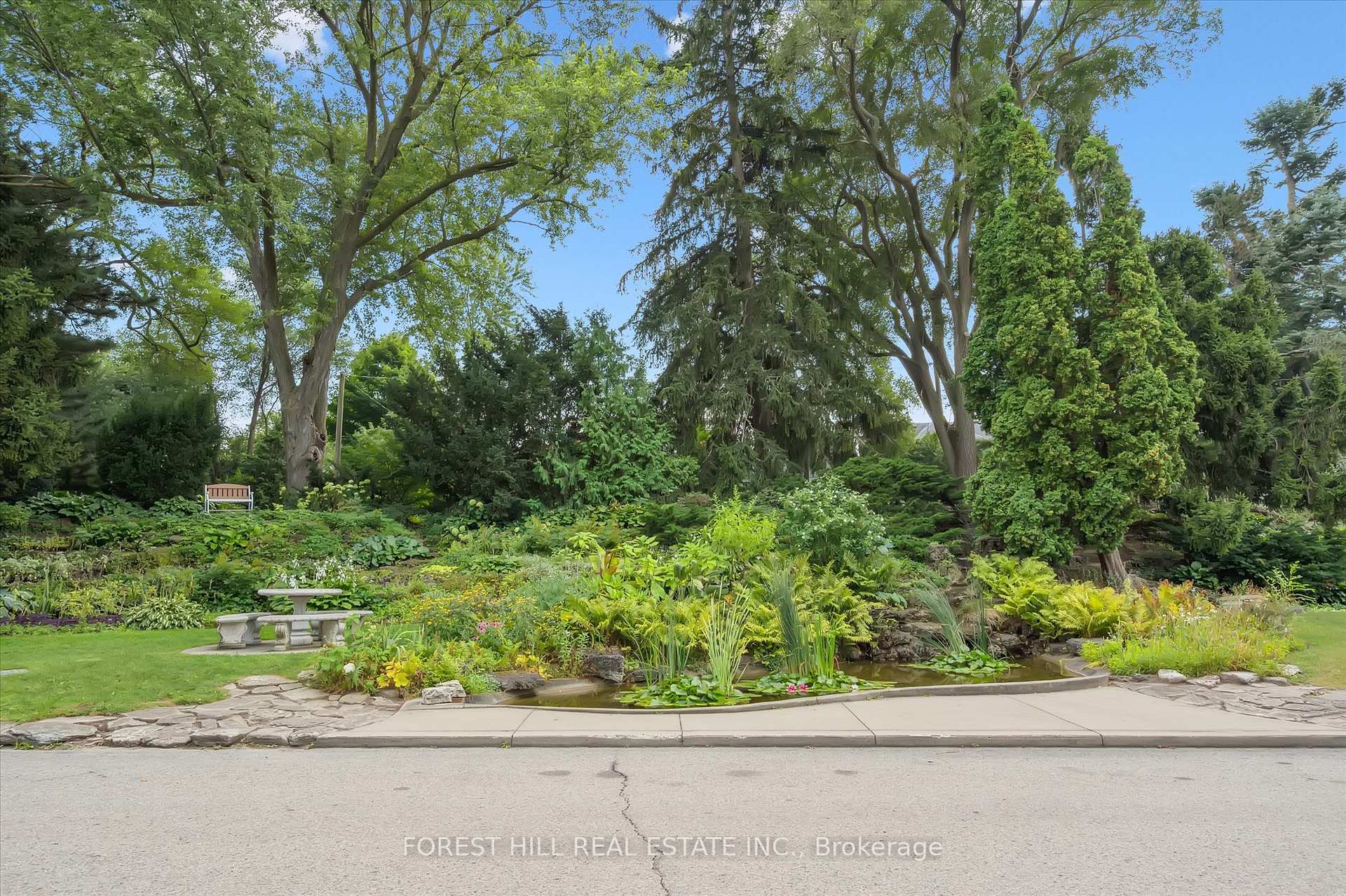 Photo 38 of 688 Rockway Drive, Kitchener — HOMEH