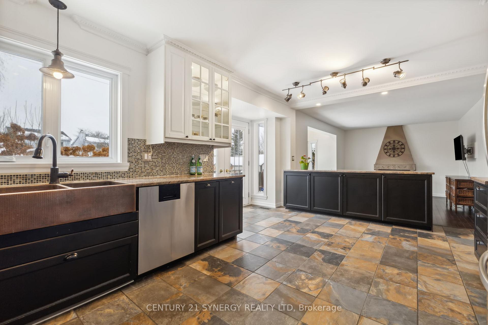 Photo 9 of 63 Speers Crescent, Ottawa, Kanata - Bridlewood — HOMEH