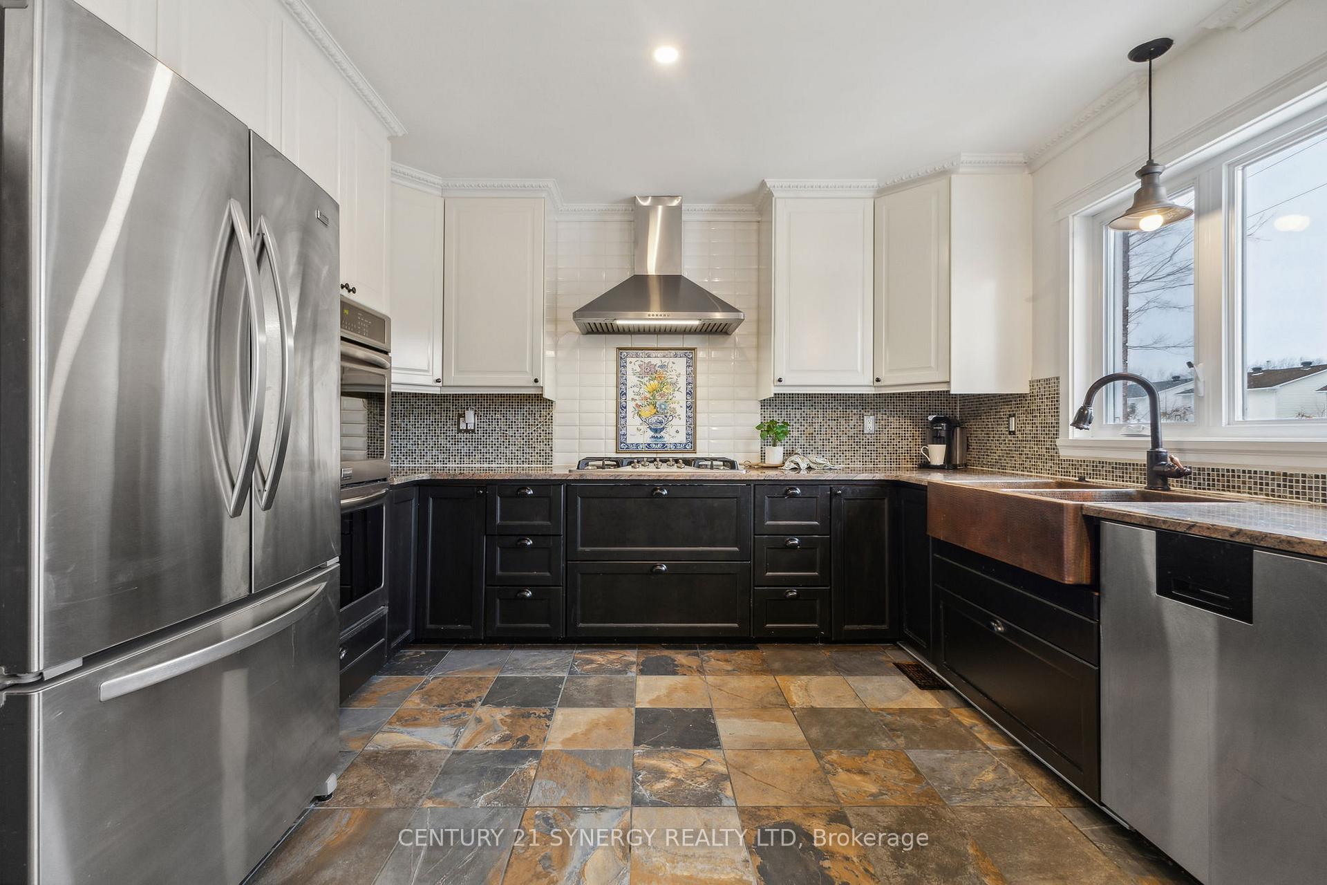 Photo 10 of 63 Speers Crescent, Ottawa, Kanata - Bridlewood — HOMEH
