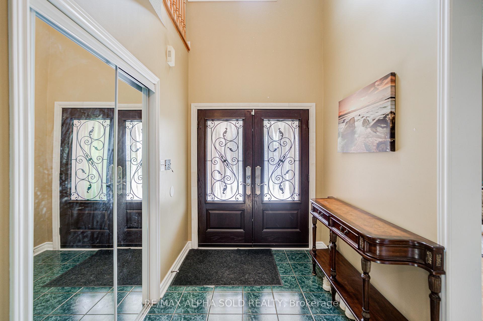 Photo 4 of 58 Walden Street, Markham, Middlefield — HOMEH