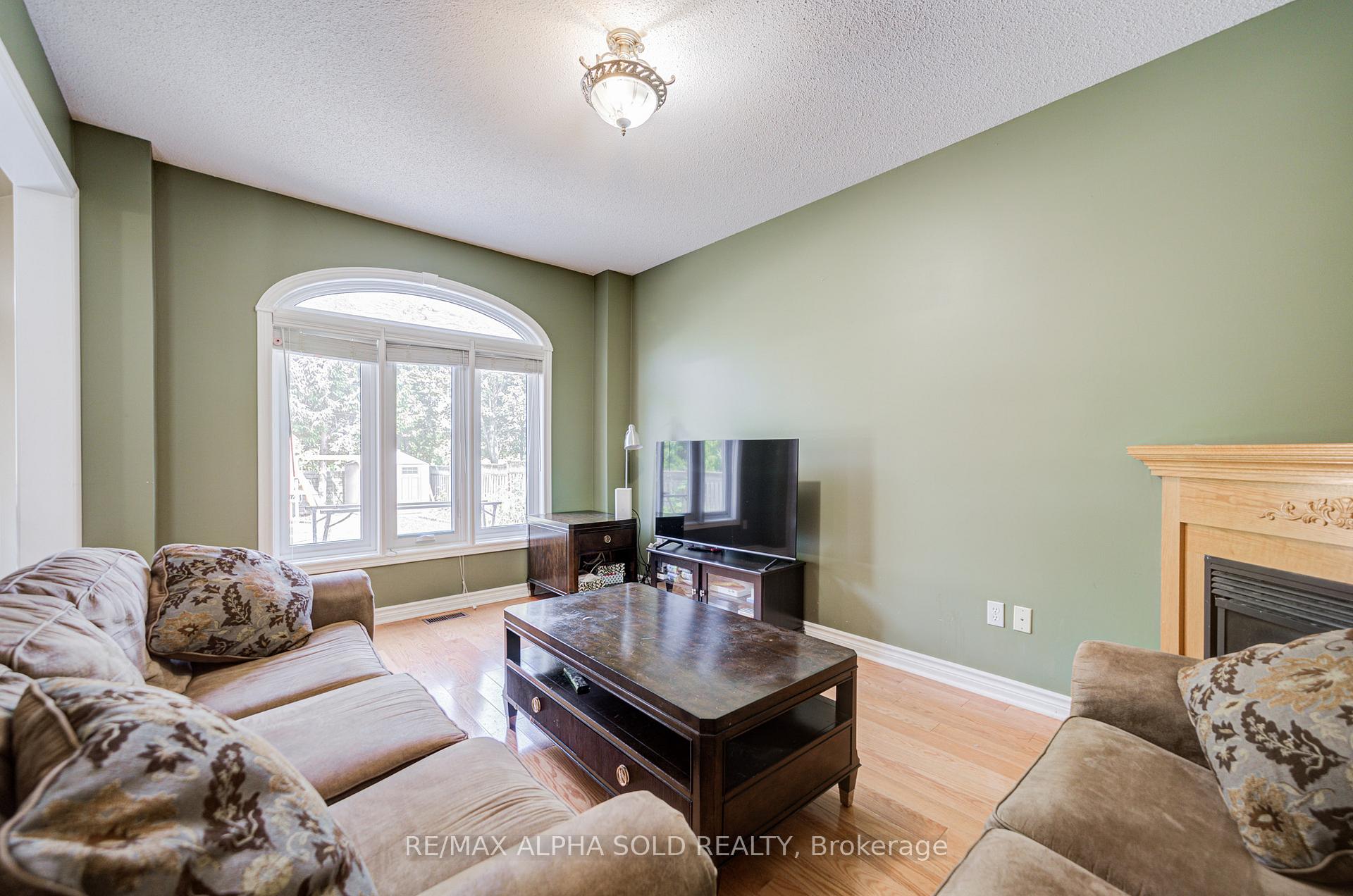 Photo 13 of 58 Walden Street, Markham, Middlefield — HOMEH