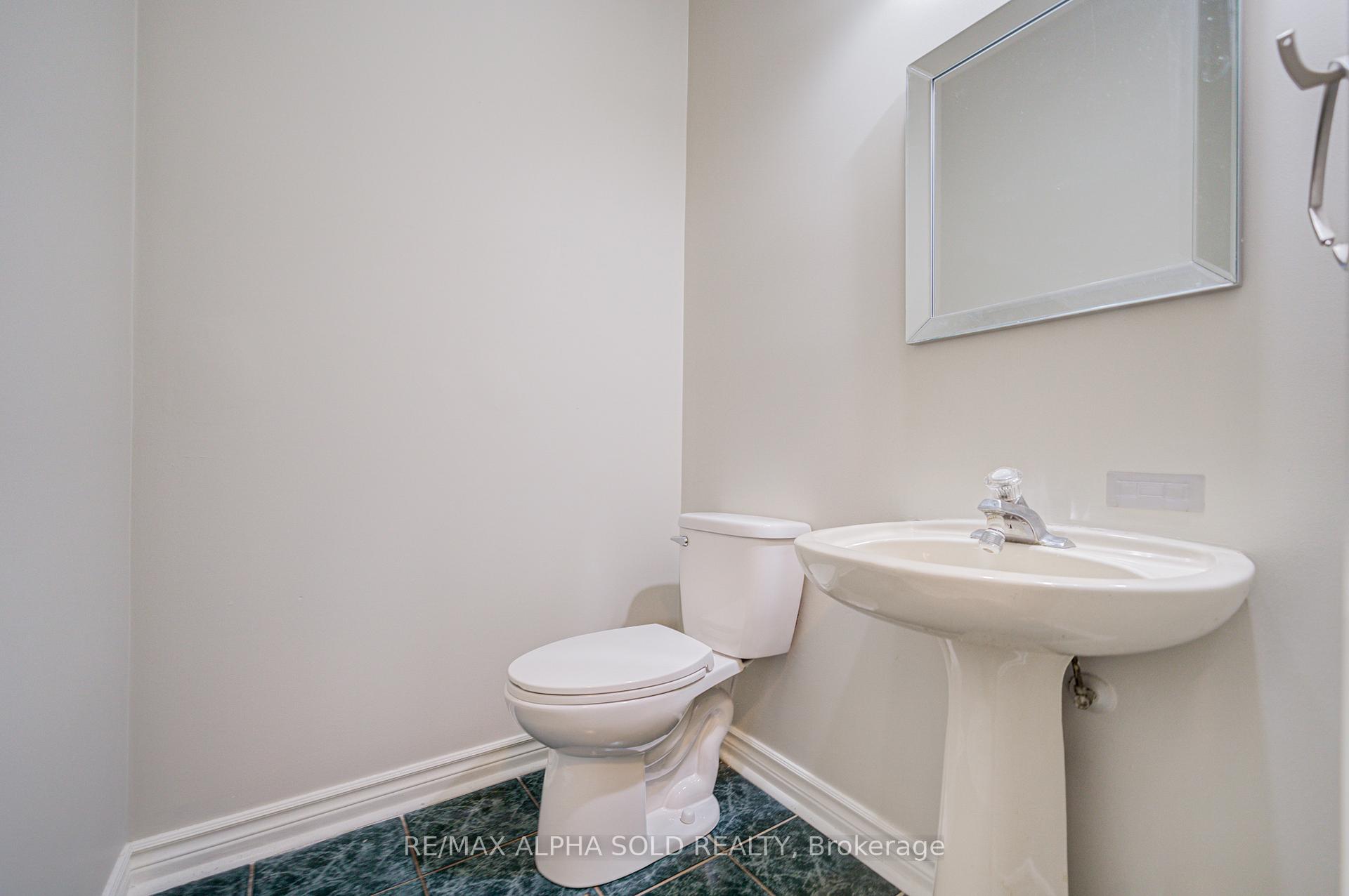 Photo 20 of 58 Walden Street, Markham, Middlefield — HOMEH