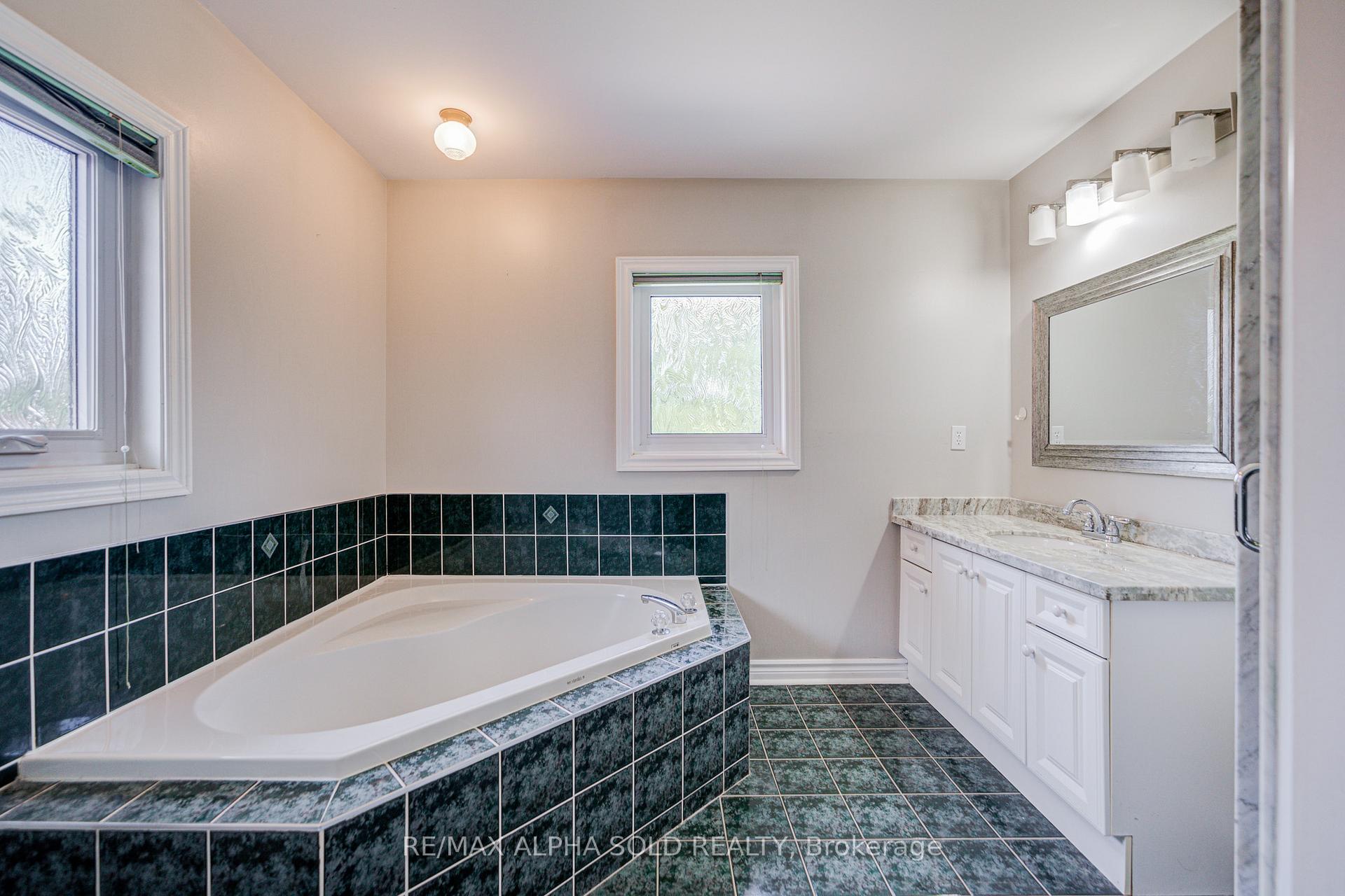 Photo 27 of 58 Walden Street, Markham, Middlefield — HOMEH