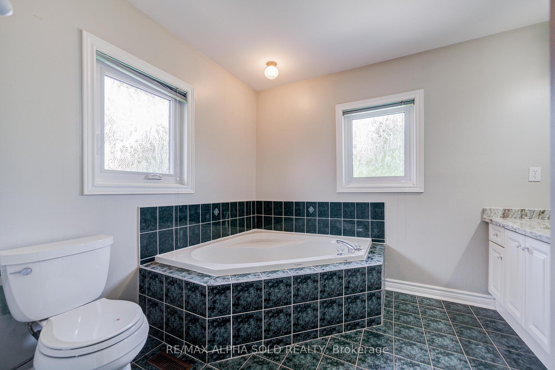 Photo 28 of 58 Walden Street, Markham, Middlefield — HOMEH
