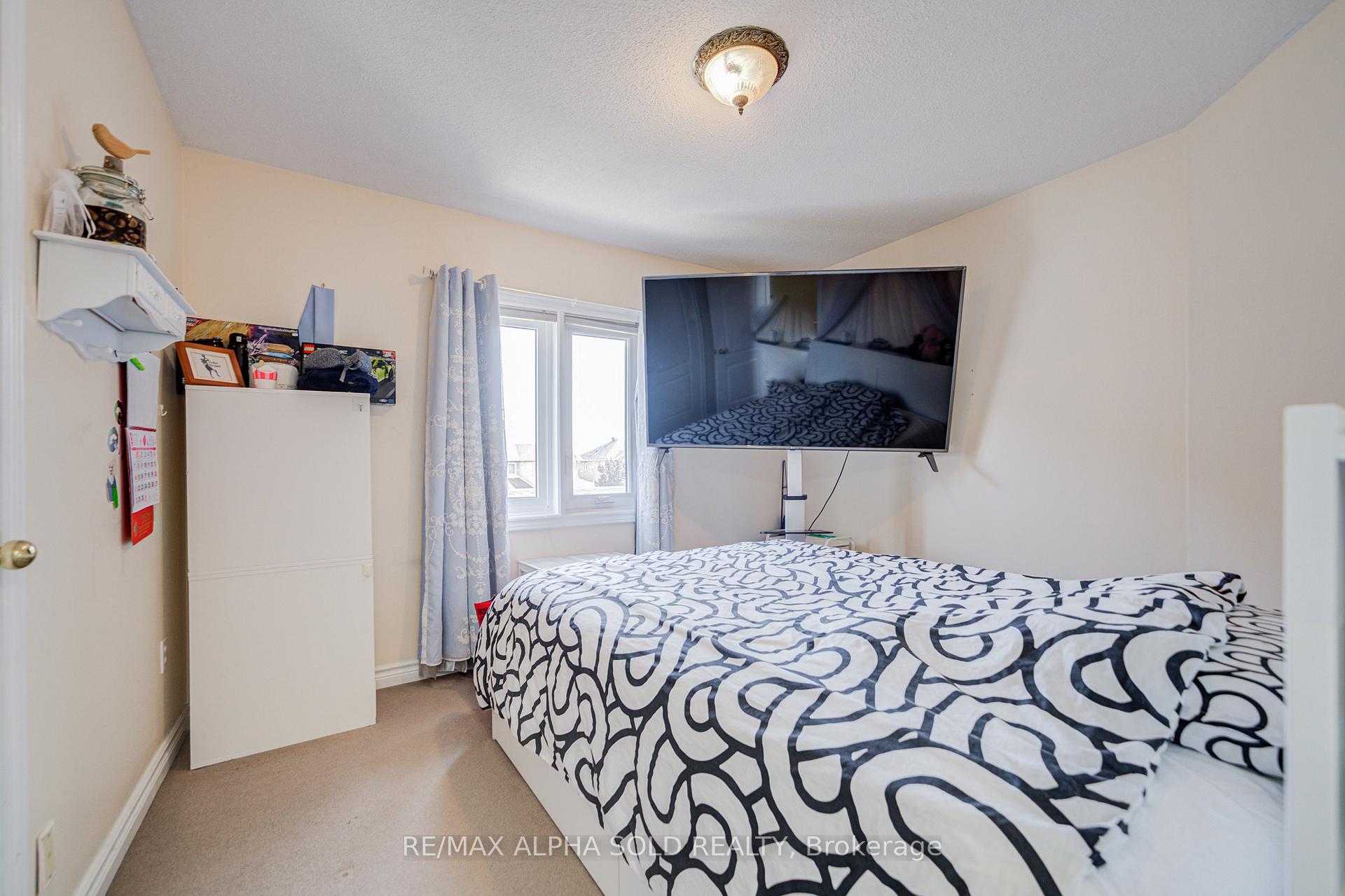 Photo 33 of 58 Walden Street, Markham, Middlefield — HOMEH