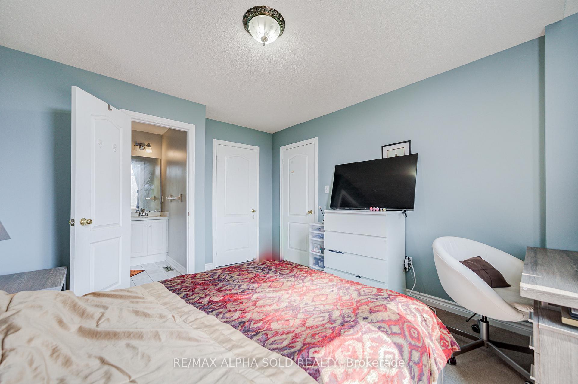Photo 37 of 58 Walden Street, Markham, Middlefield — HOMEH