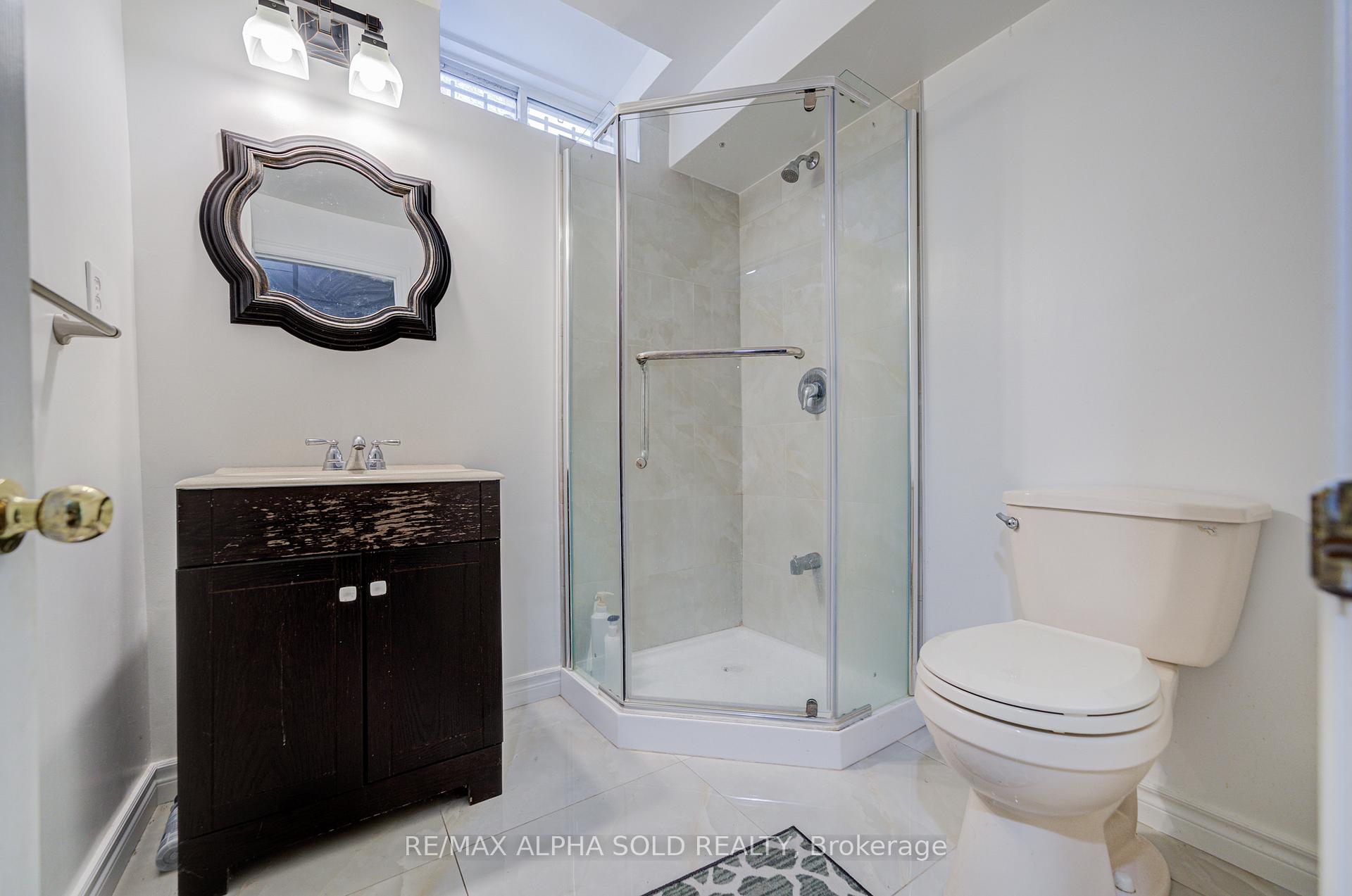 Photo 42 of 58 Walden Street, Markham, Middlefield — HOMEH
