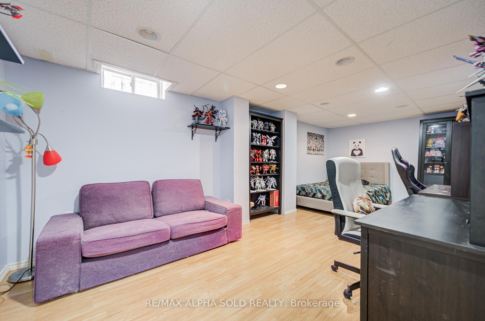 Photo 44 of 58 Walden Street, Markham, Middlefield — HOMEH