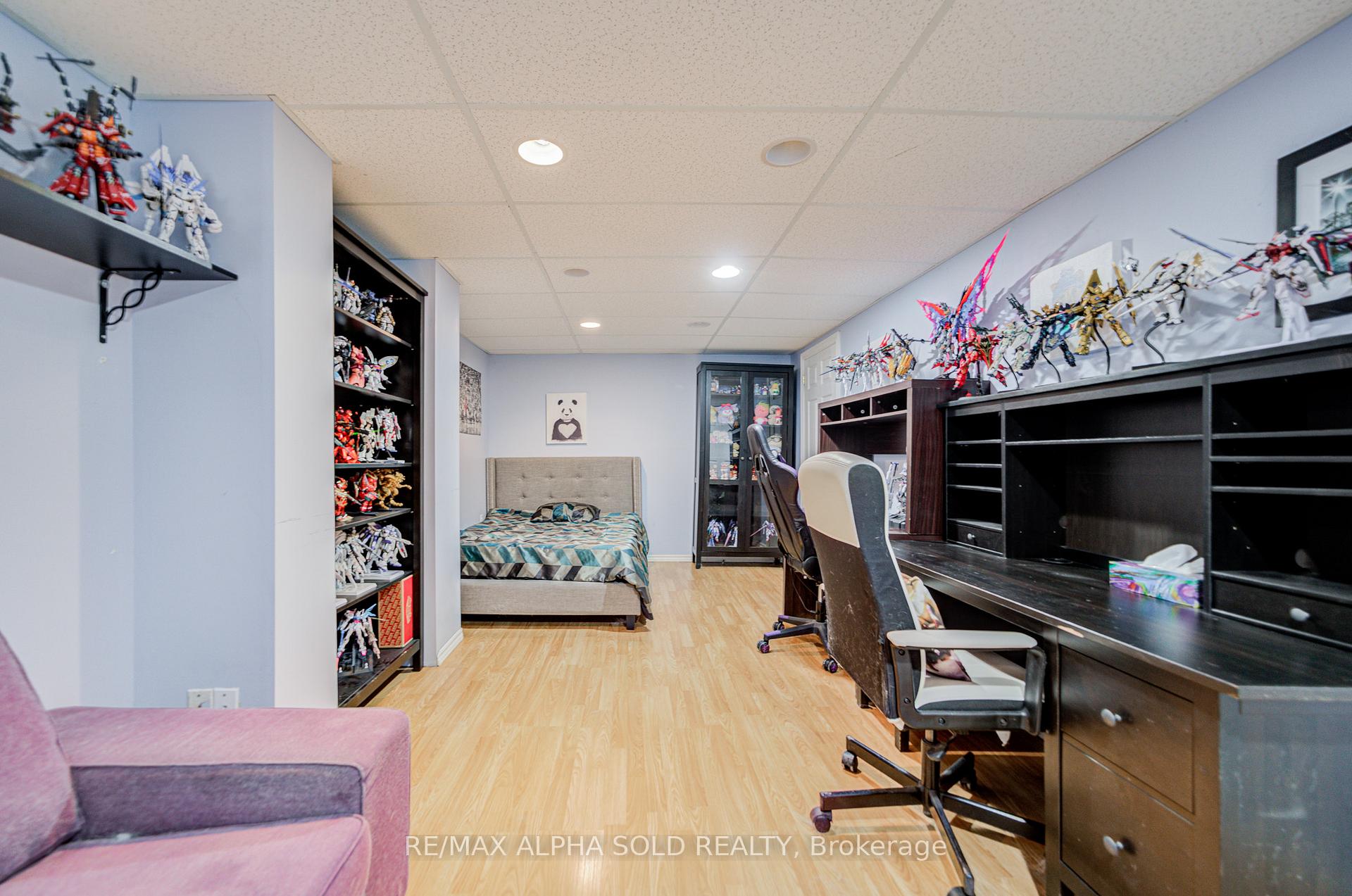 Photo 45 of 58 Walden Street, Markham, Middlefield — HOMEH