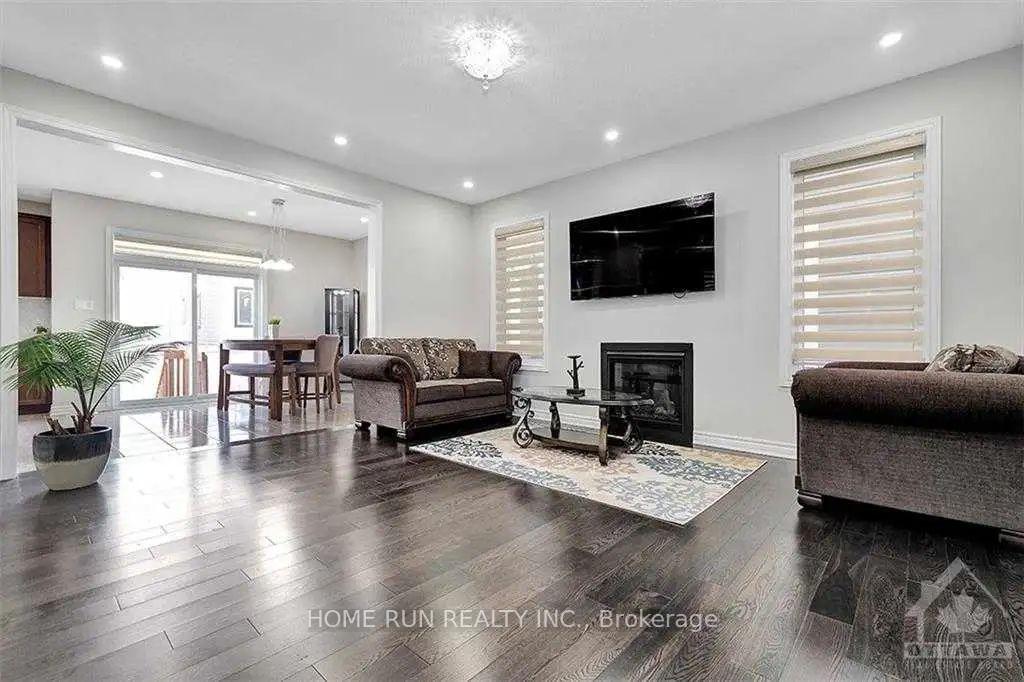 Photo 2 of 574 Malahat Way, Ottawa, Kanata - Emerald Meadows/Trailwest — HOMEH