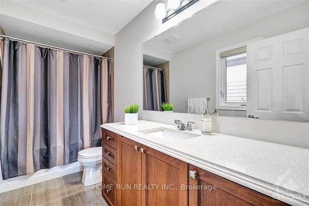 Photo 9 of 574 Malahat Way, Ottawa, Kanata - Emerald Meadows/Trailwest — HOMEH
