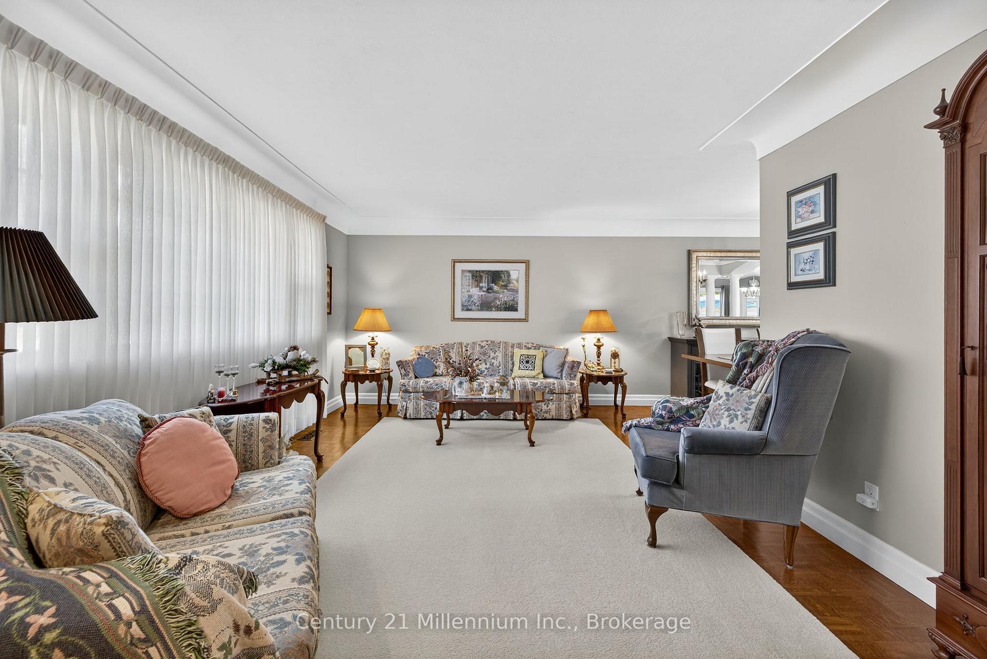 Photo 6 of 19 Crosby Drive, Kitchener — HOMEH