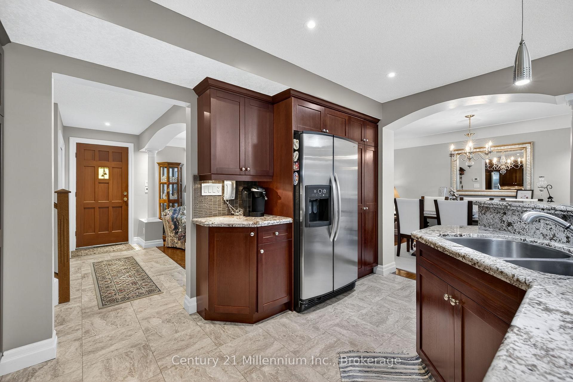 Photo 16 of 19 Crosby Drive, Kitchener — HOMEH
