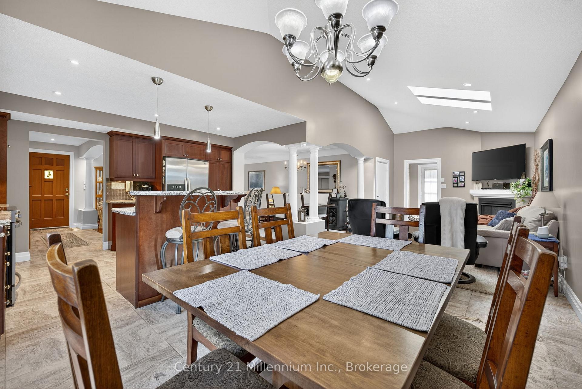 Photo 19 of 19 Crosby Drive, Kitchener — HOMEH