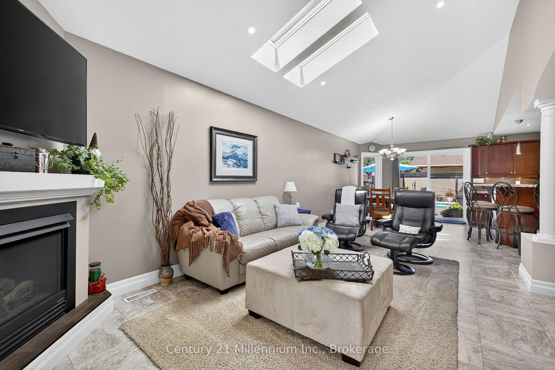 Photo 21 of 19 Crosby Drive, Kitchener — HOMEH