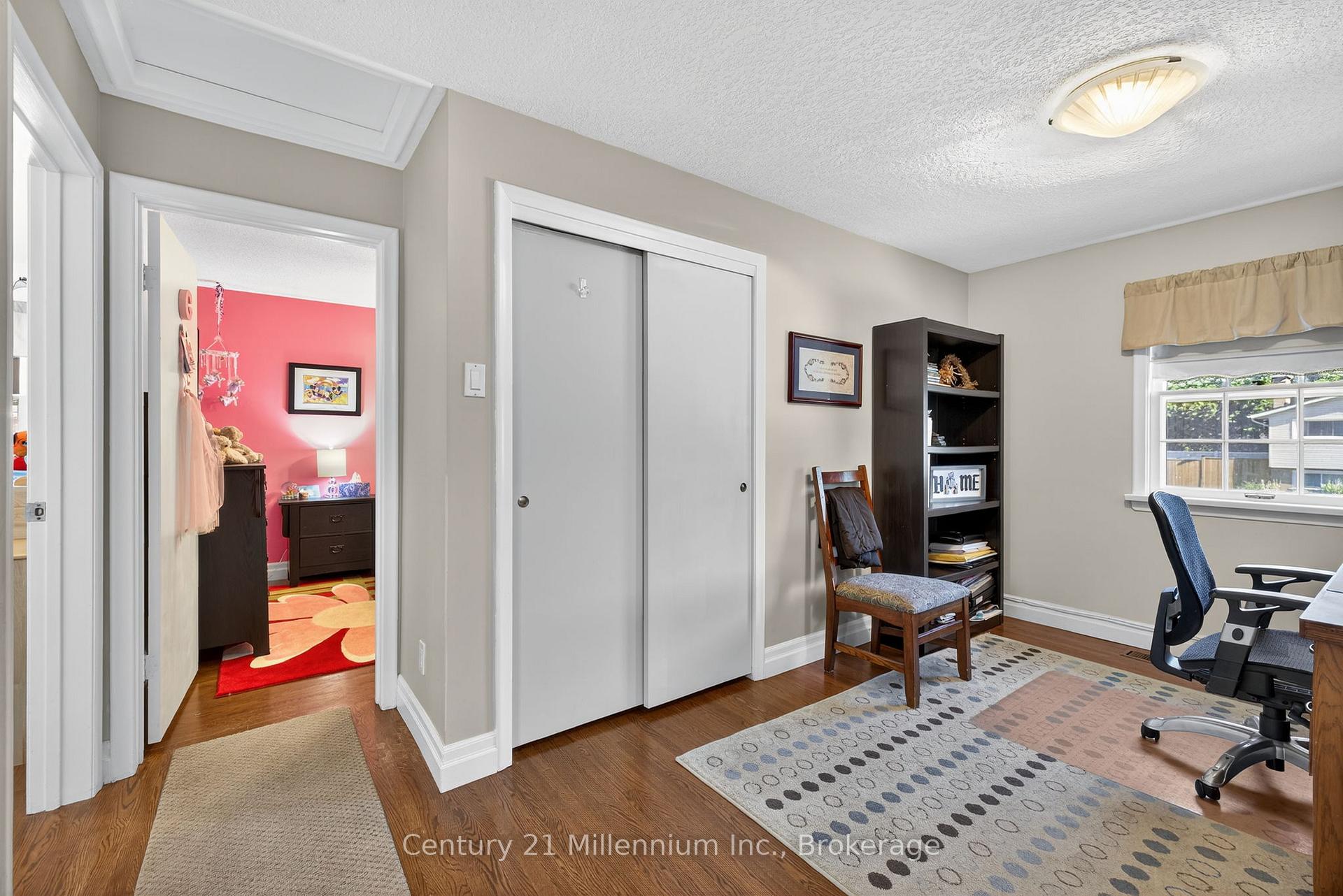 Photo 23 of 19 Crosby Drive, Kitchener — HOMEH