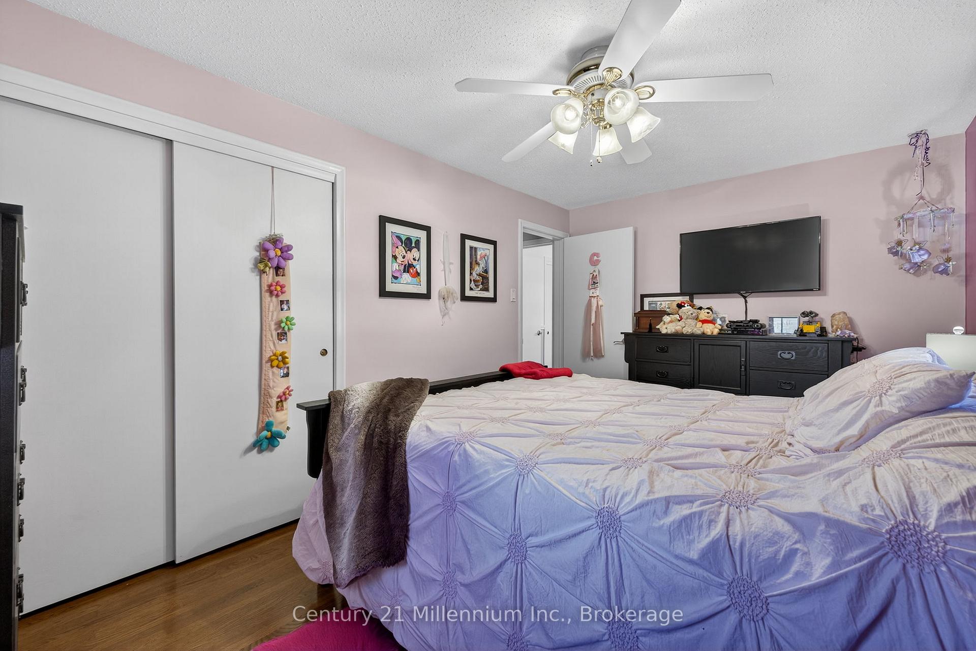 Photo 29 of 19 Crosby Drive, Kitchener — HOMEH