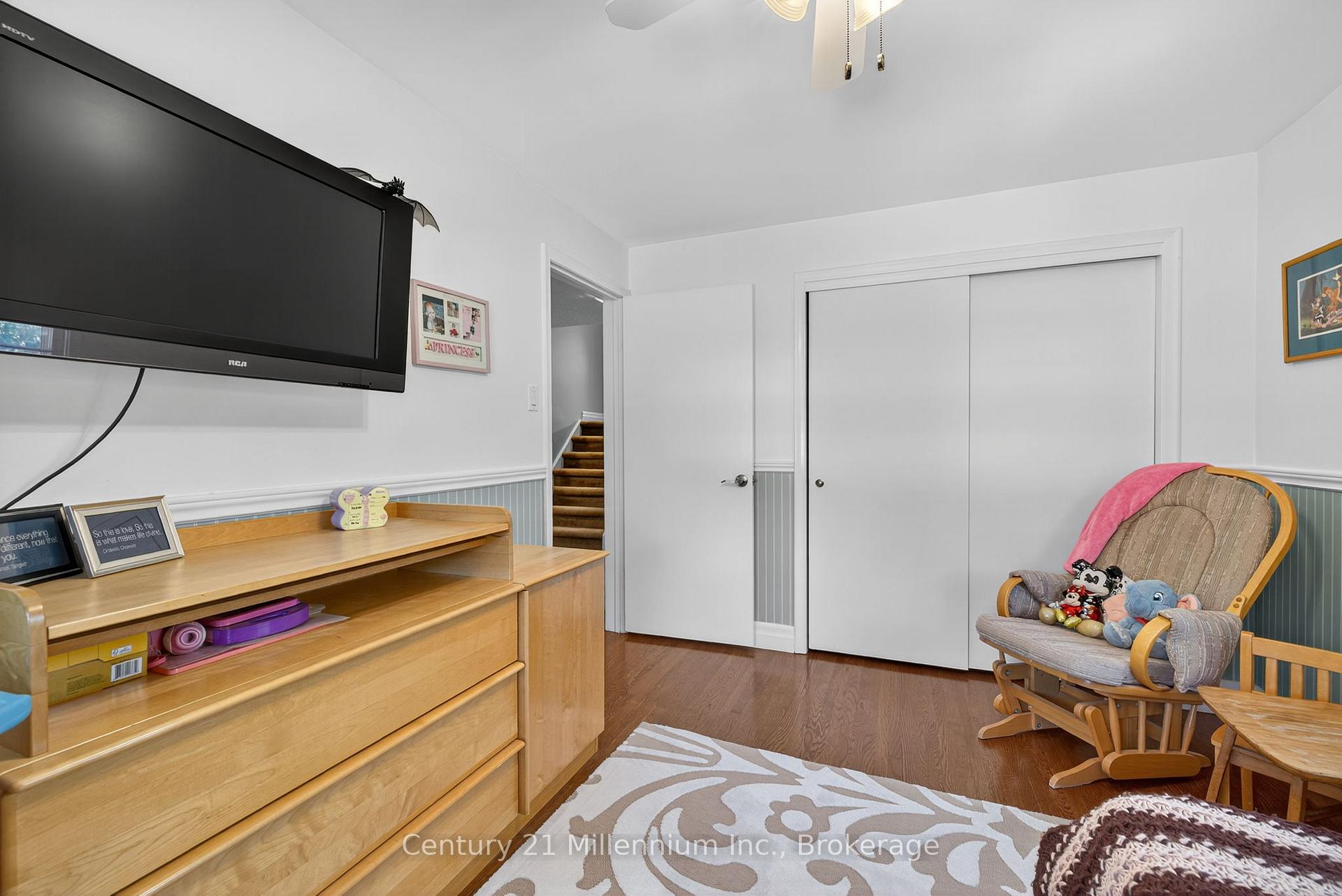 Photo 31 of 19 Crosby Drive, Kitchener — HOMEH