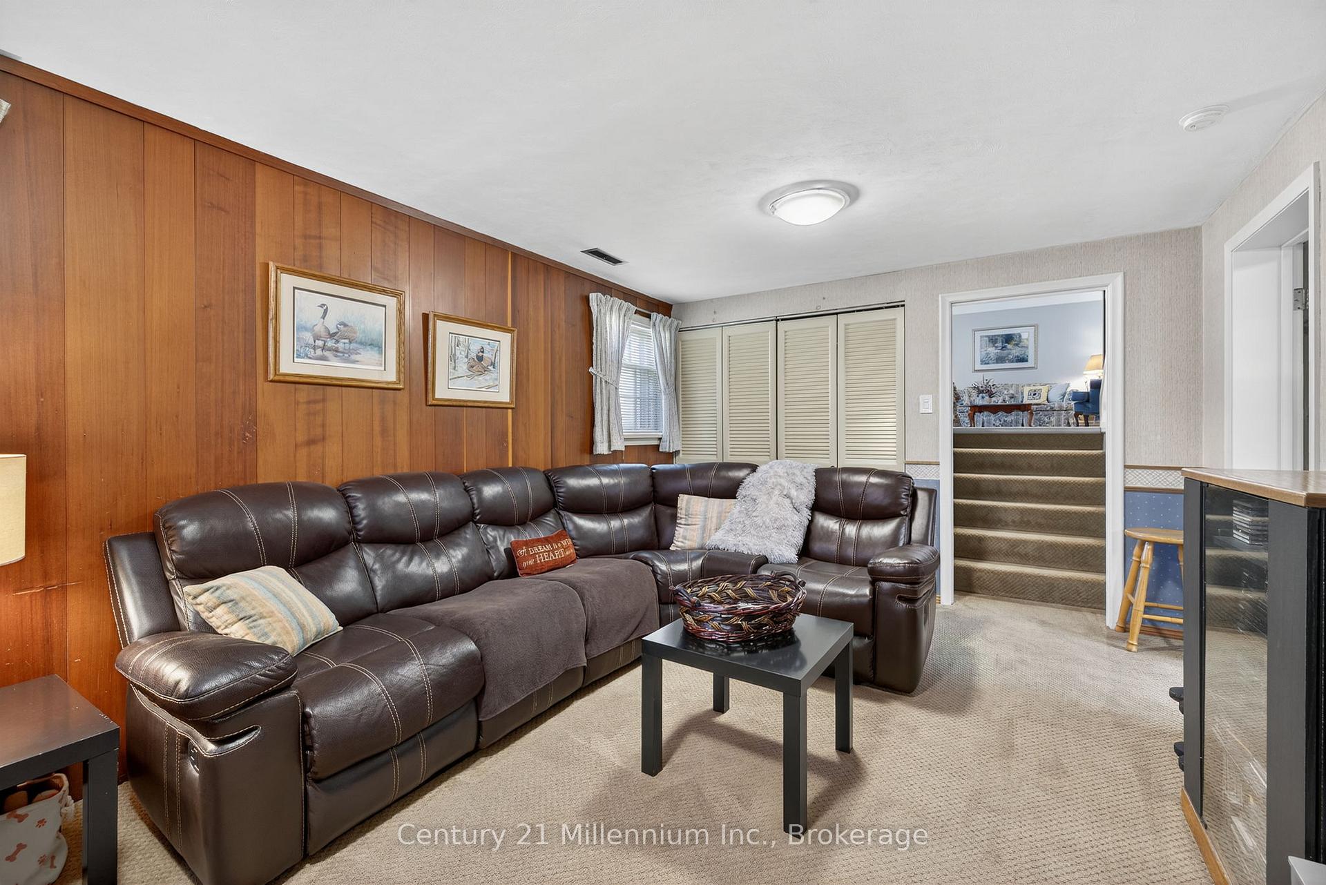 Photo 40 of 19 Crosby Drive, Kitchener — HOMEH