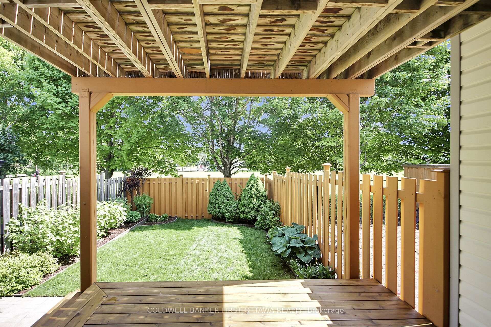 Photo 3 of 41 Tobermory Crescent, Ottawa, Kanata - Morgan's Grant/South March — HOMEH