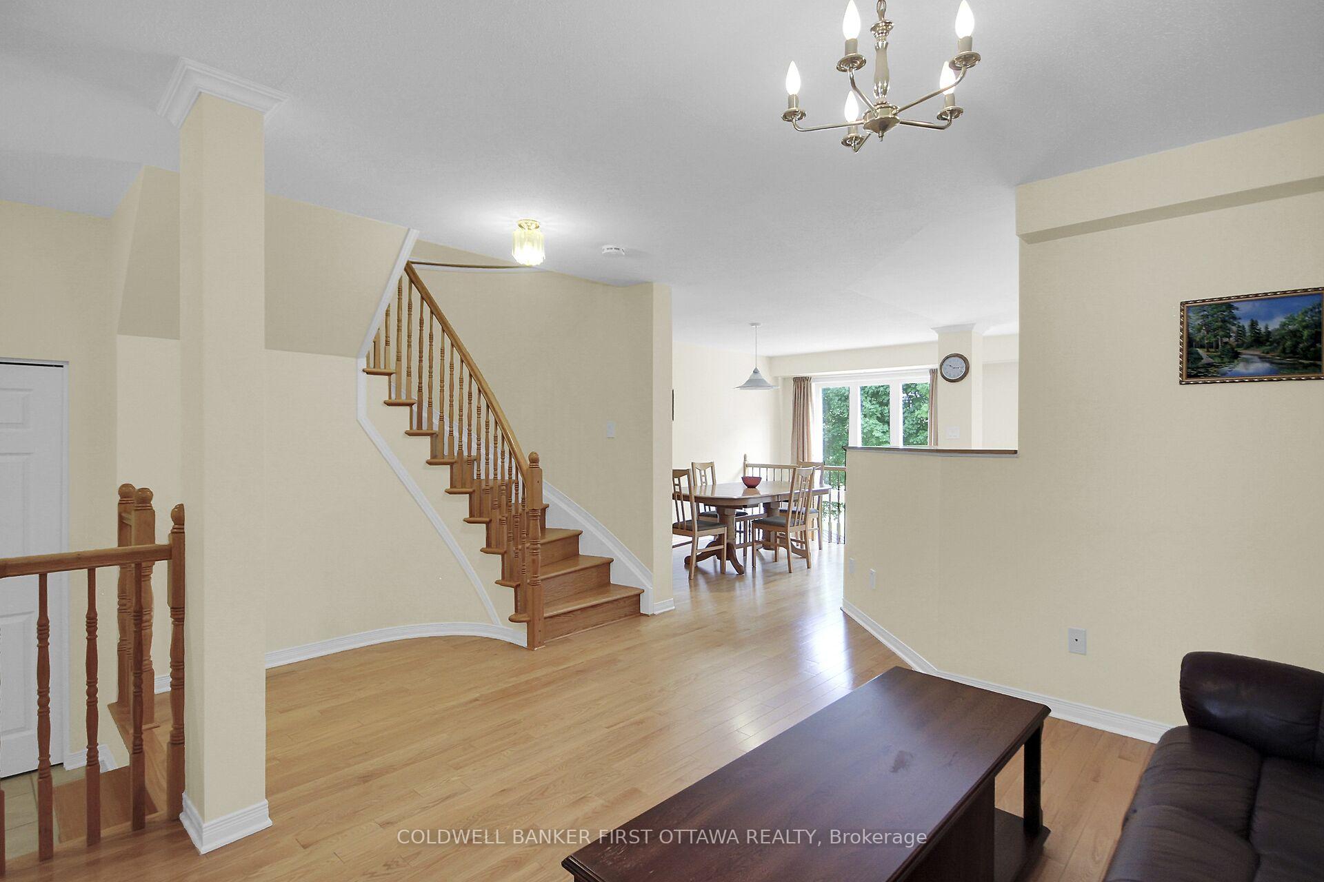 Photo 10 of 41 Tobermory Crescent, Ottawa, Kanata - Morgan's Grant/South March — HOMEH