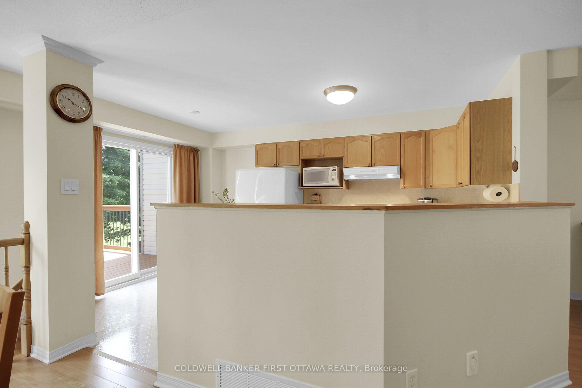 Photo 11 of 41 Tobermory Crescent, Ottawa, Kanata - Morgan's Grant/South March — HOMEH