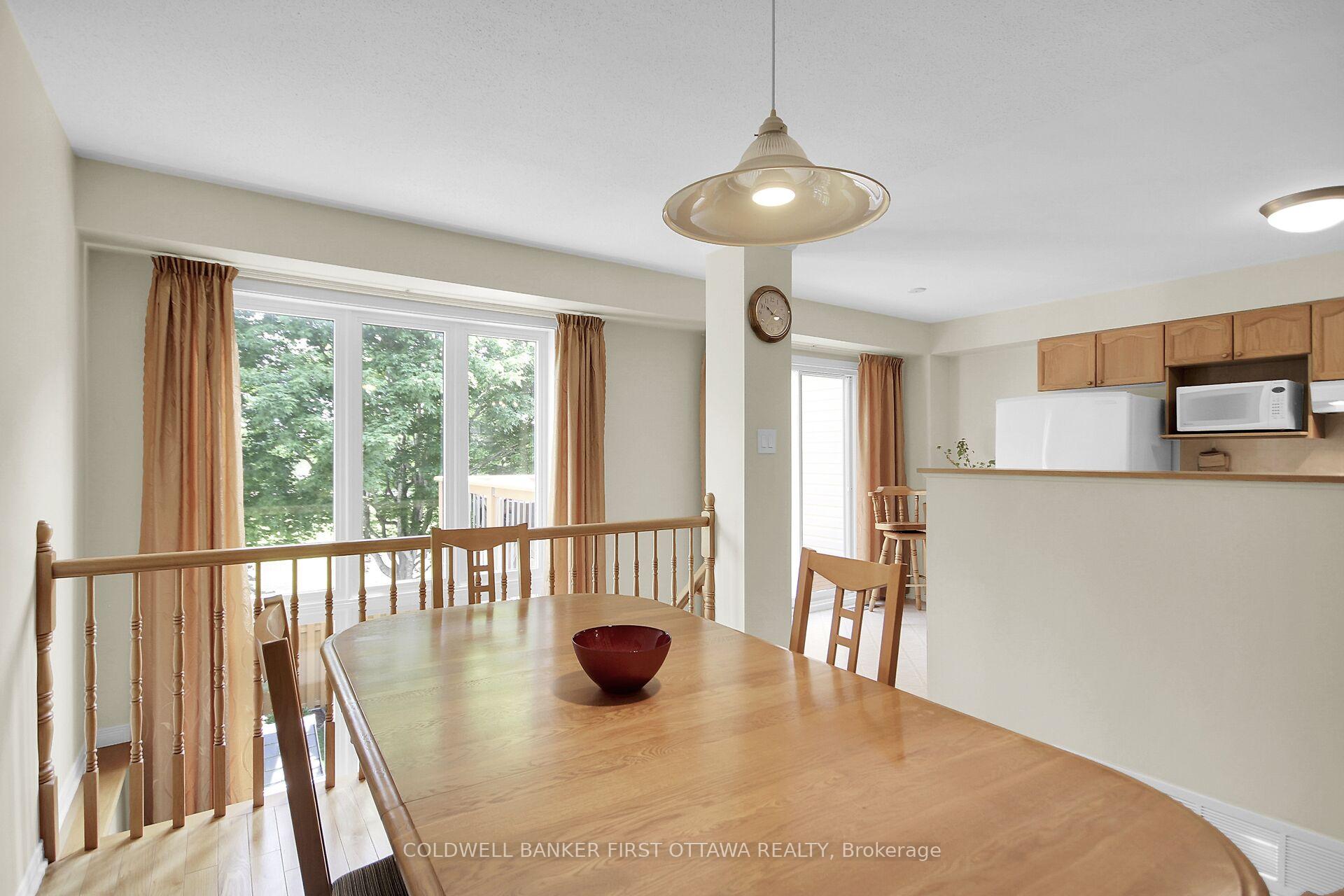 Photo 14 of 41 Tobermory Crescent, Ottawa, Kanata - Morgan's Grant/South March — HOMEH
