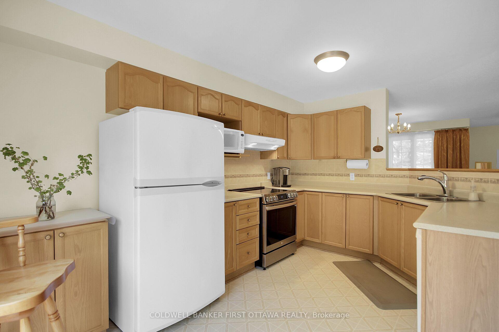 Photo 15 of 41 Tobermory Crescent, Ottawa, Kanata - Morgan's Grant/South March — HOMEH