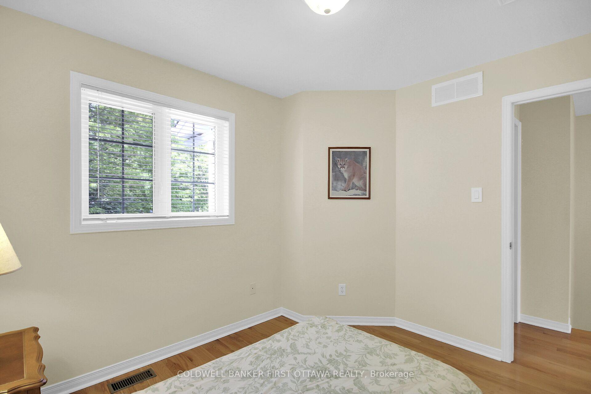Photo 35 of 41 Tobermory Crescent, Ottawa, Kanata - Morgan's Grant/South March — HOMEH