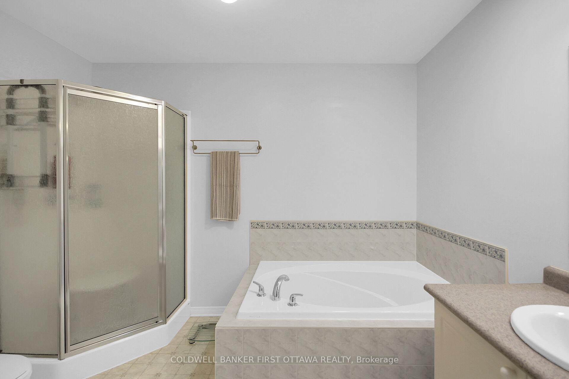 Photo 38 of 41 Tobermory Crescent, Ottawa, Kanata - Morgan's Grant/South March — HOMEH