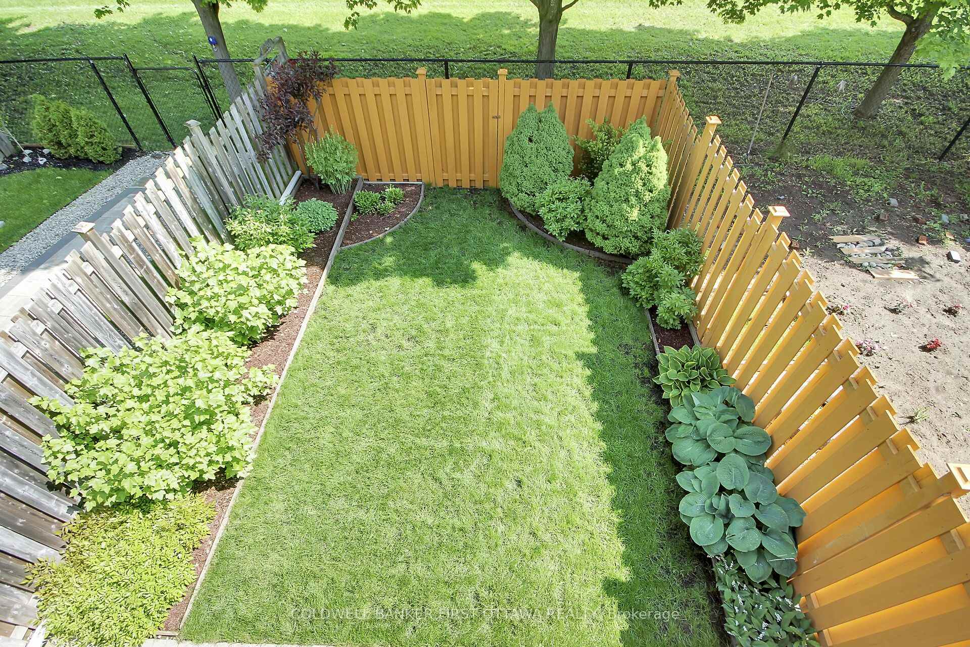 Photo 42 of 41 Tobermory Crescent, Ottawa, Kanata - Morgan's Grant/South March — HOMEH