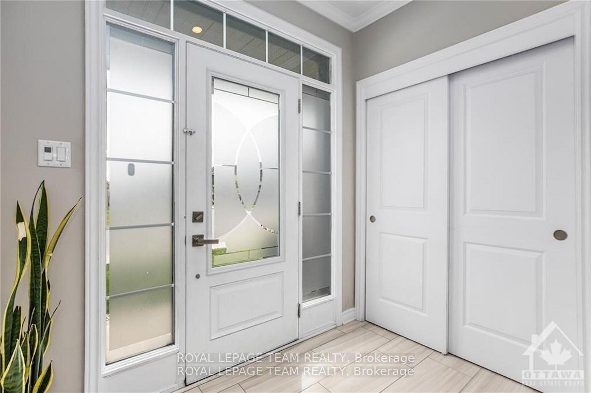 Photo 3 of 240 Saddleback Crescent, Ottawa, Kanata - Kanata Lakes/Heritage Hills — HOMEH