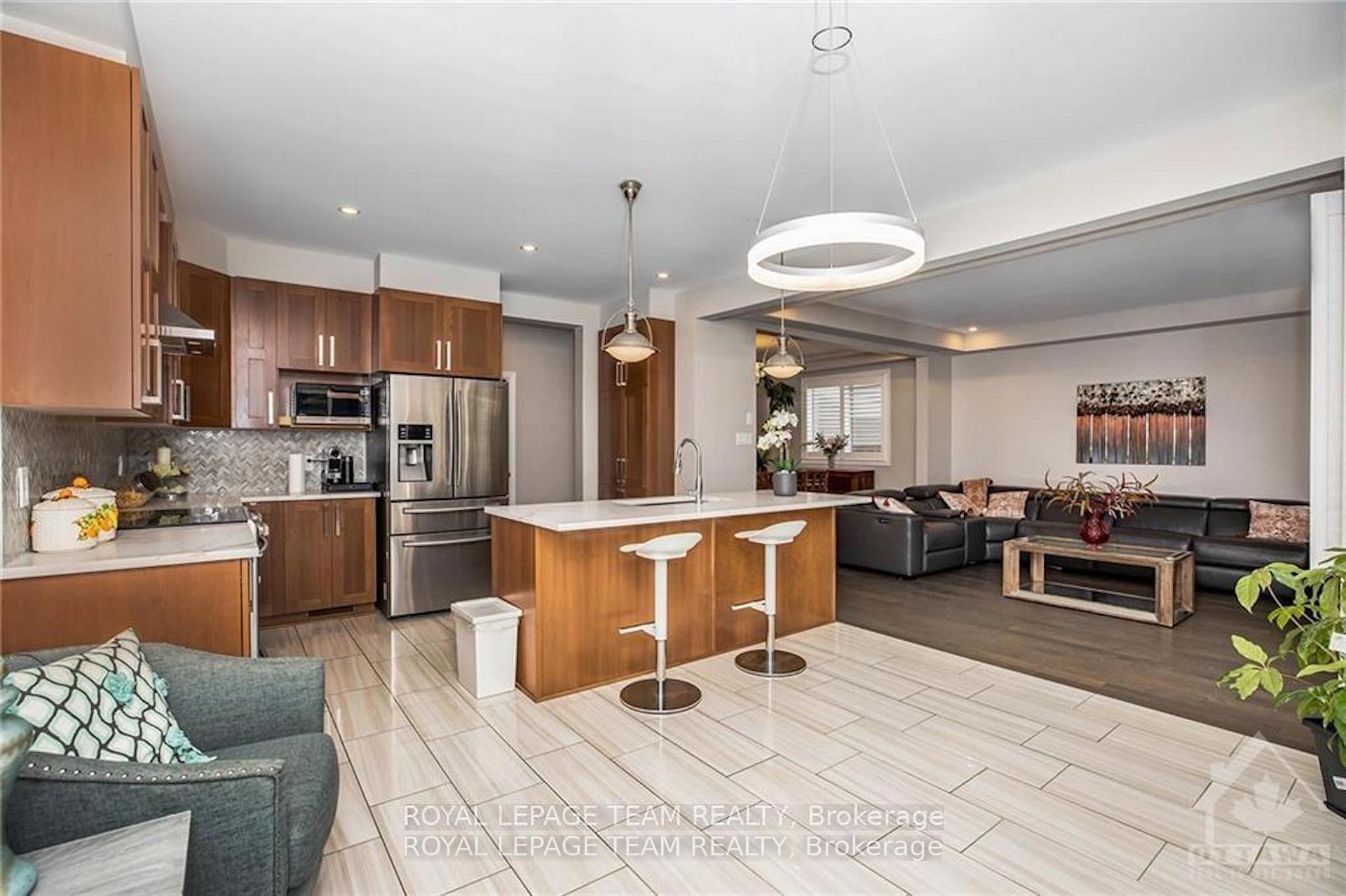 Photo 8 of 240 Saddleback Crescent, Ottawa, Kanata - Kanata Lakes/Heritage Hills — HOMEH