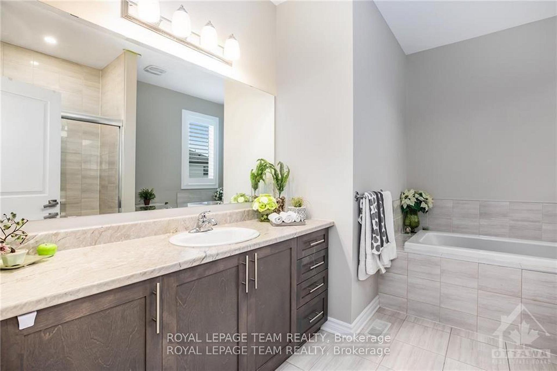 Photo 14 of 240 Saddleback Crescent, Ottawa, Kanata - Kanata Lakes/Heritage Hills — HOMEH
