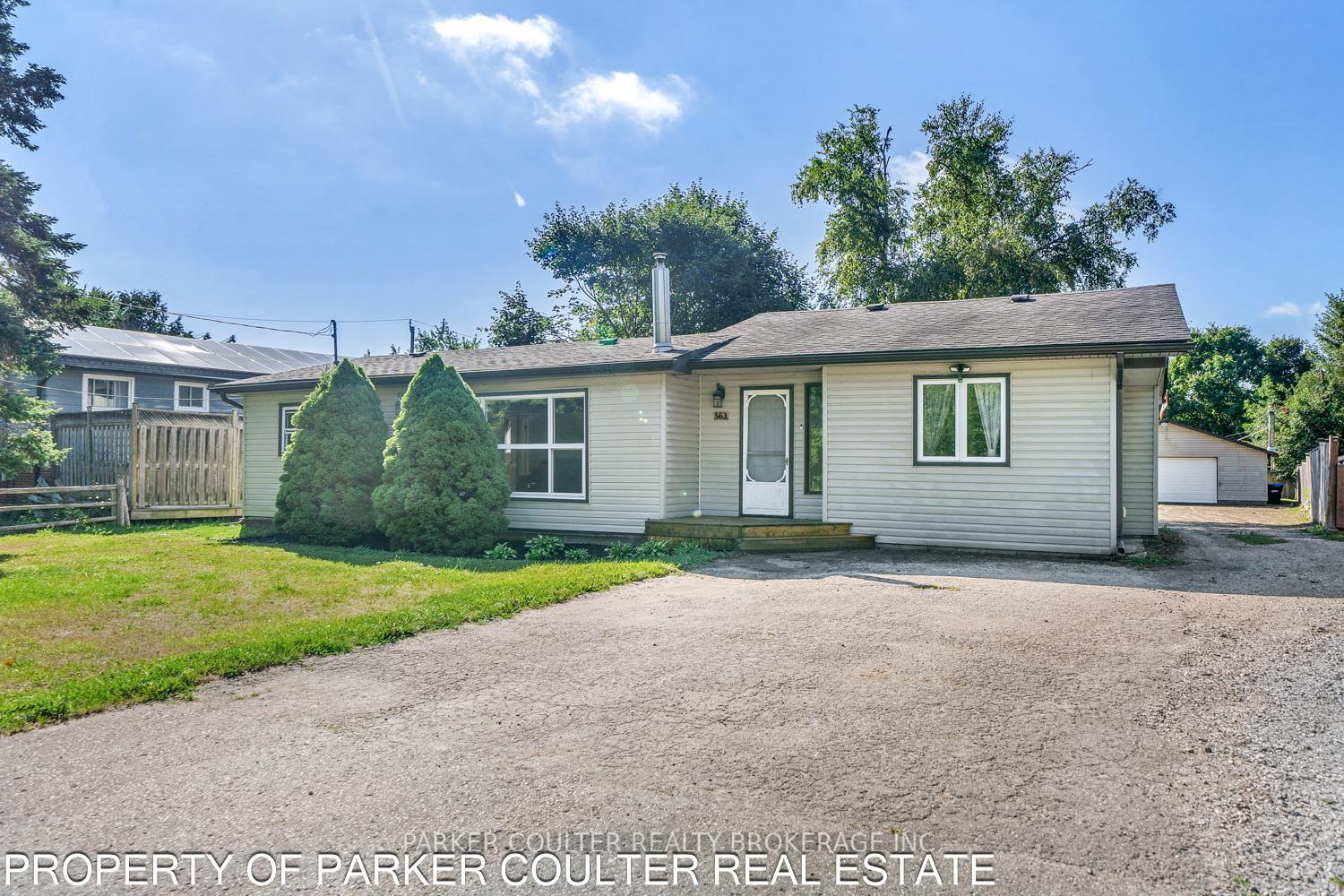 Photo 4 of 563 Mapleview Drive, Innisfil, Rural Innisfil — HOMEH