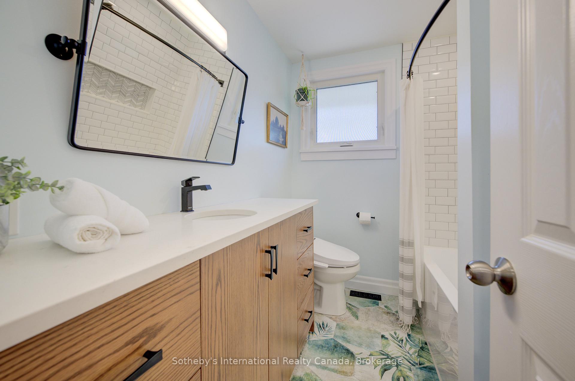 Photo 1 of 52 Hillmount Street, Kitchener — HOMEH