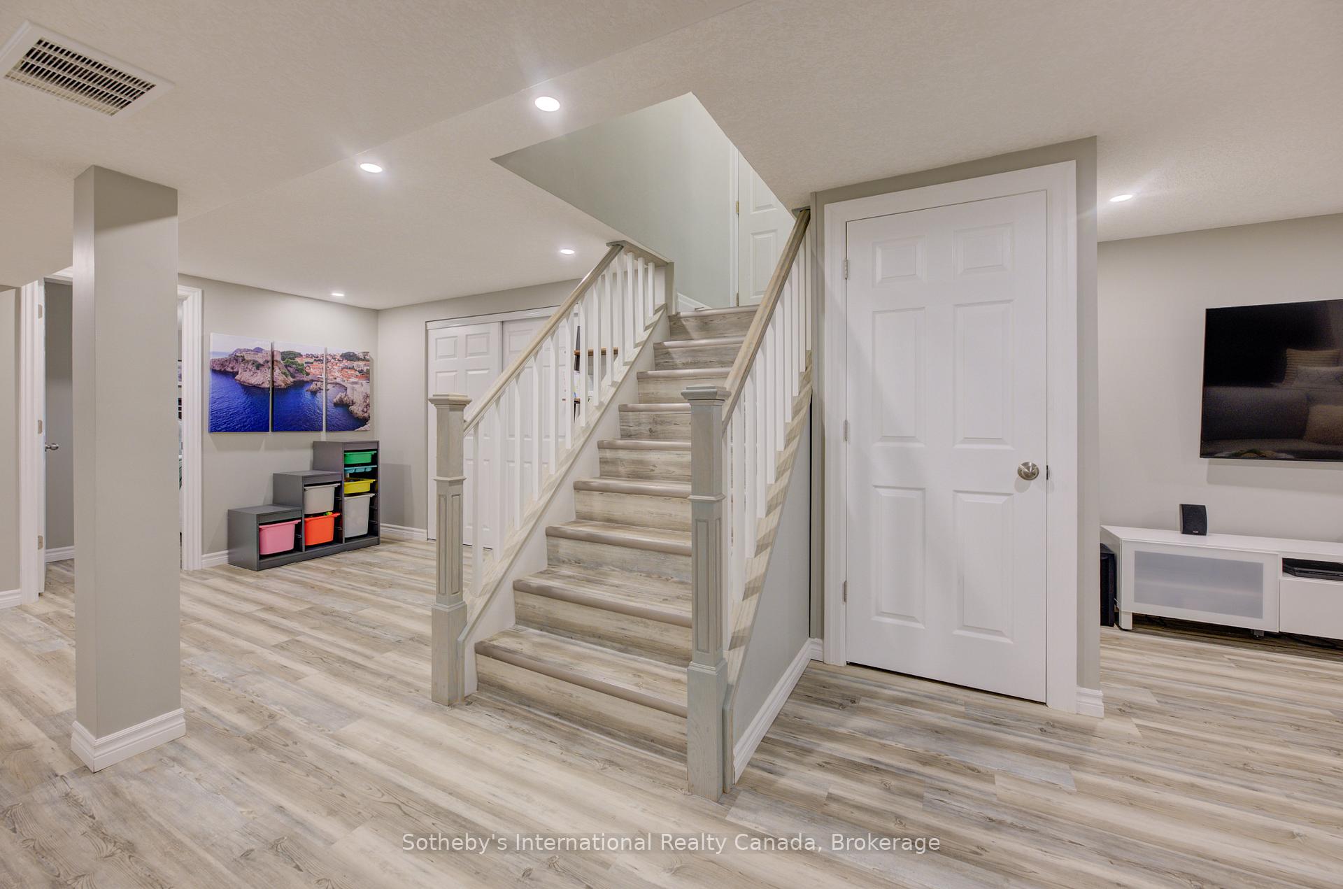 Photo 2 of 52 Hillmount Street, Kitchener — HOMEH